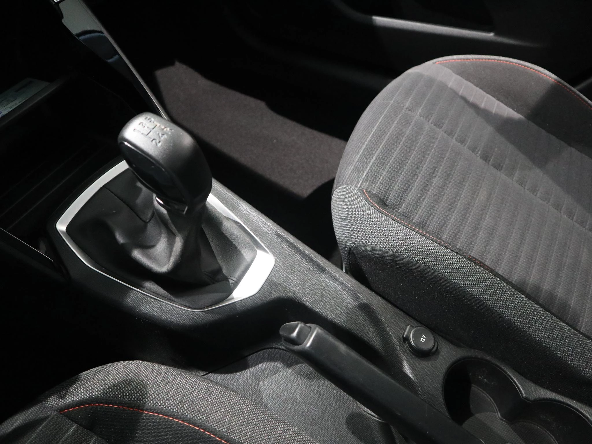 Peugeot-208-image-17