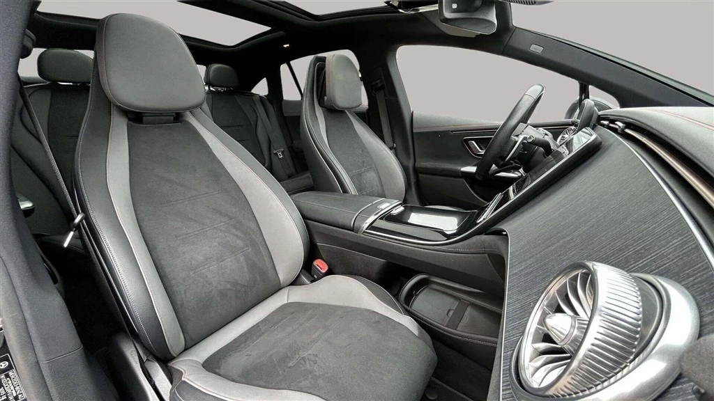 Mercedes-Benz-EQE-image-22