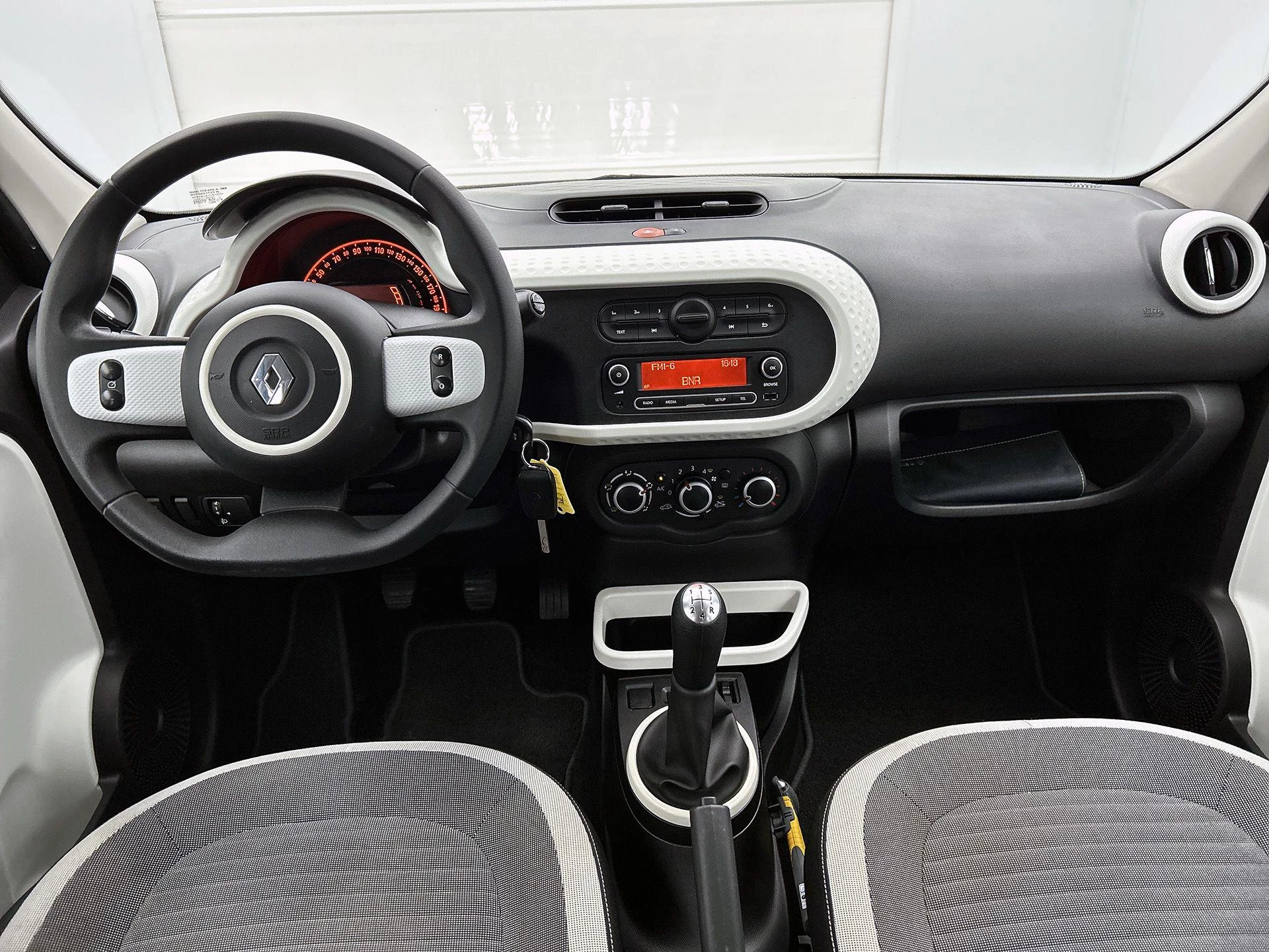 Renault-Twingo-image-19