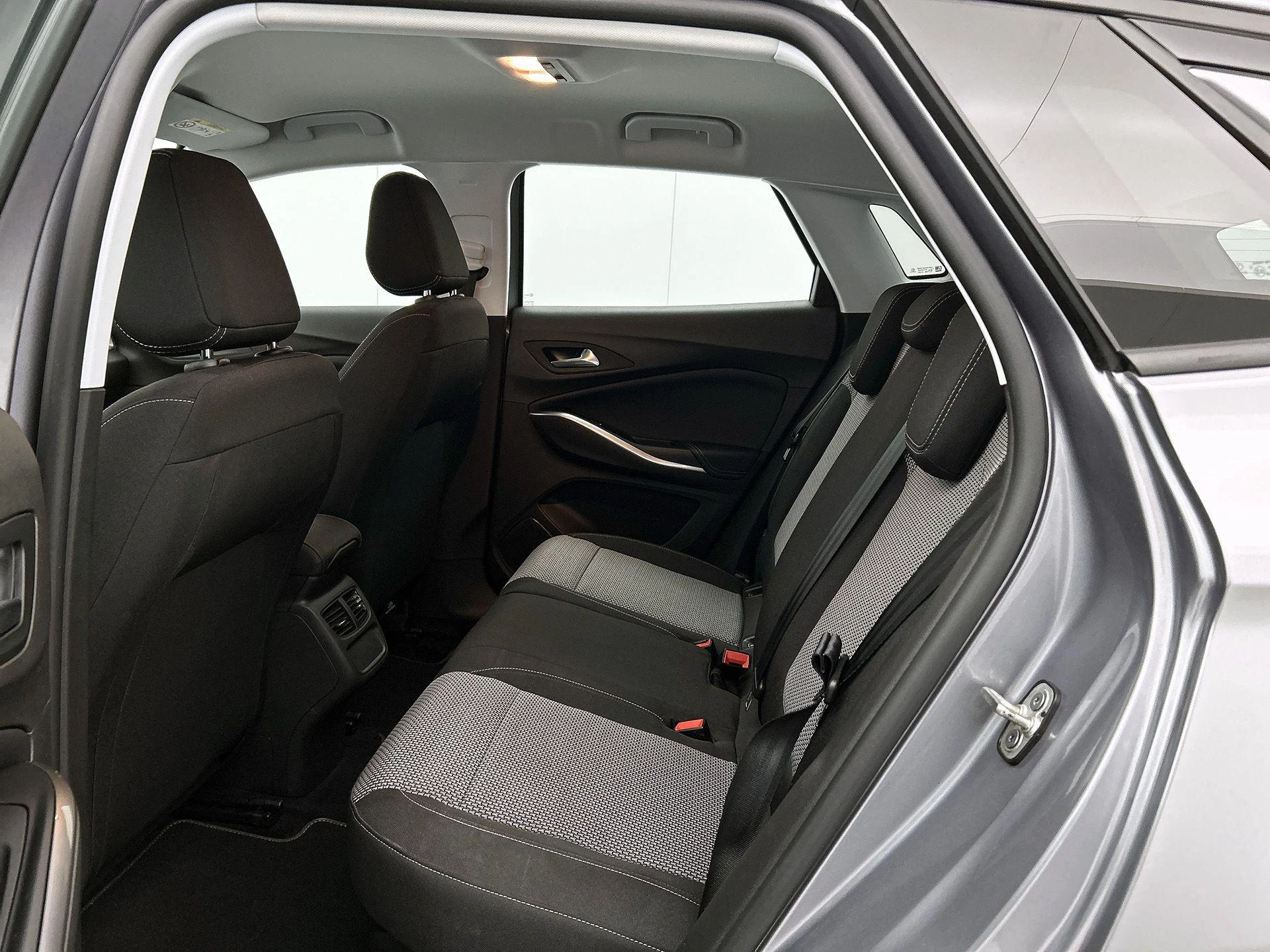 Opel-Grandland-image-25