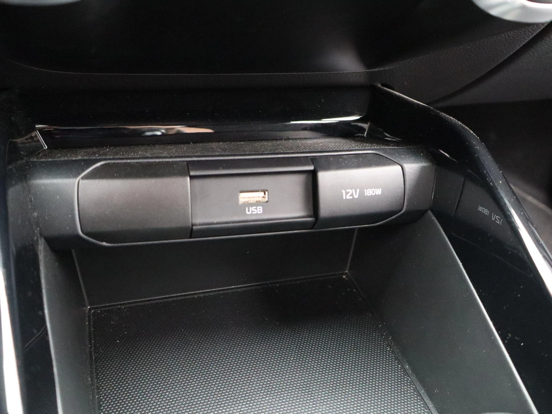 Kia-Stonic-image-23