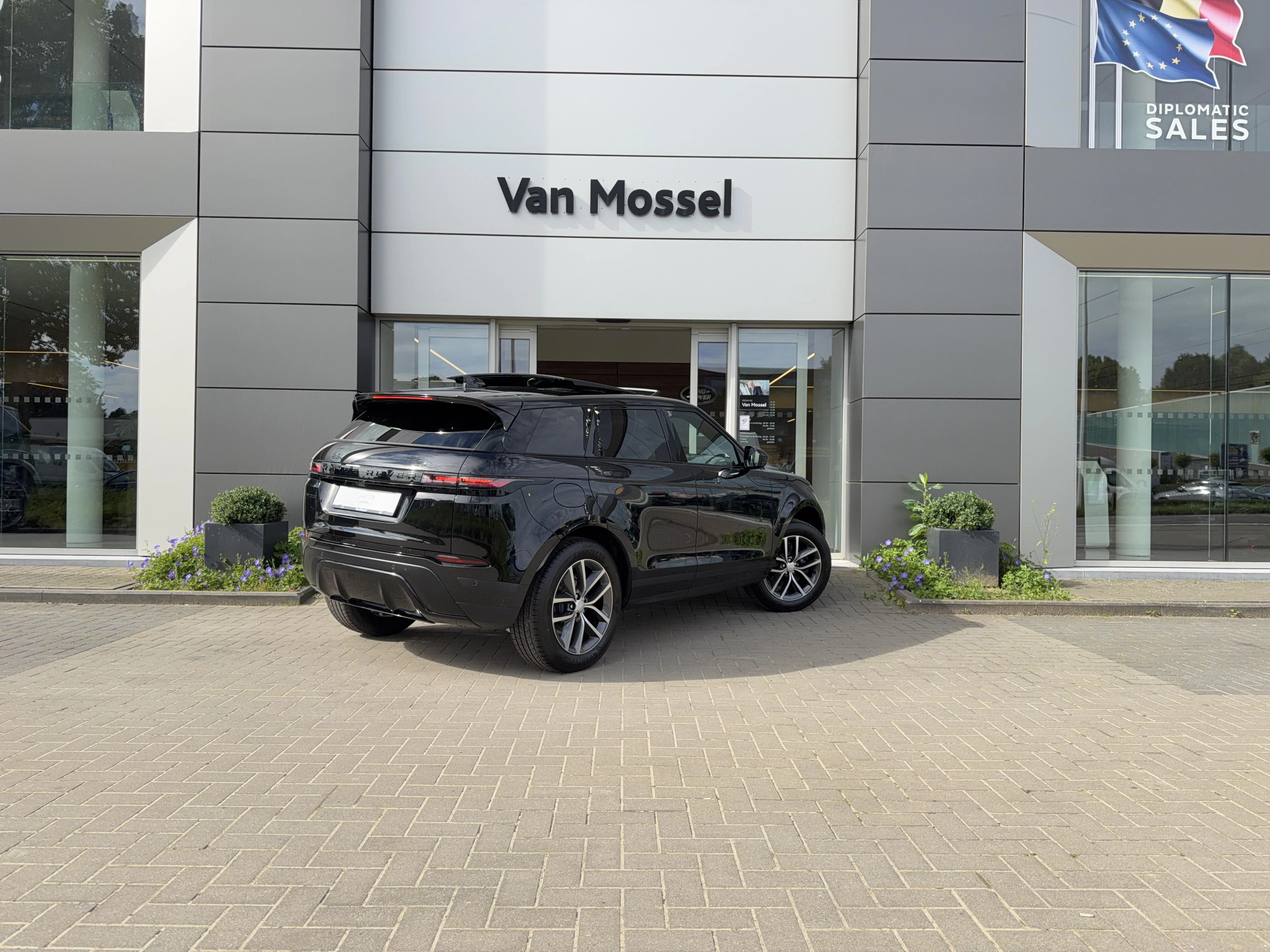 Land Rover-Range Rover Evoque-image-5