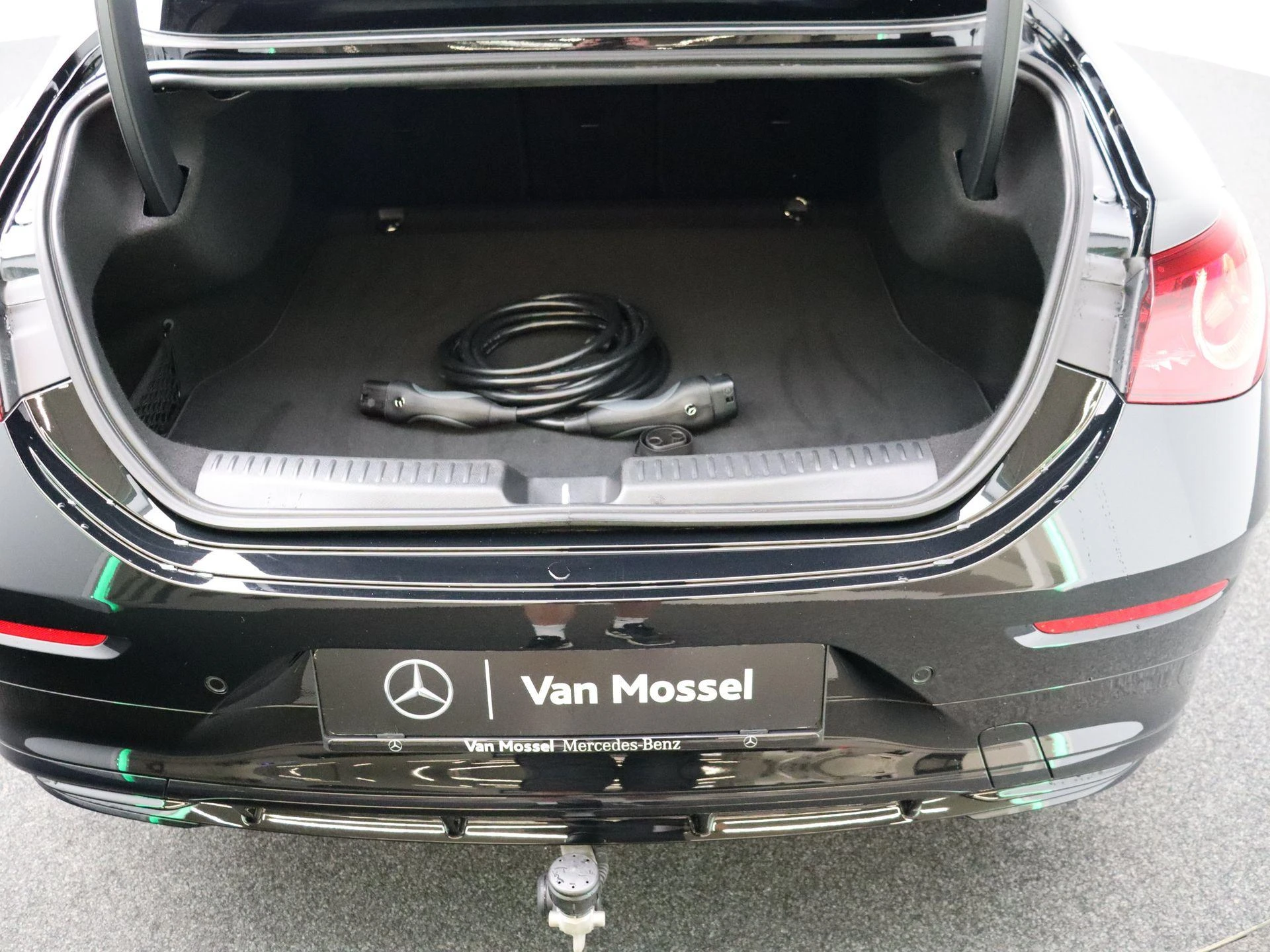 Mercedes-Benz-CLA-image-25