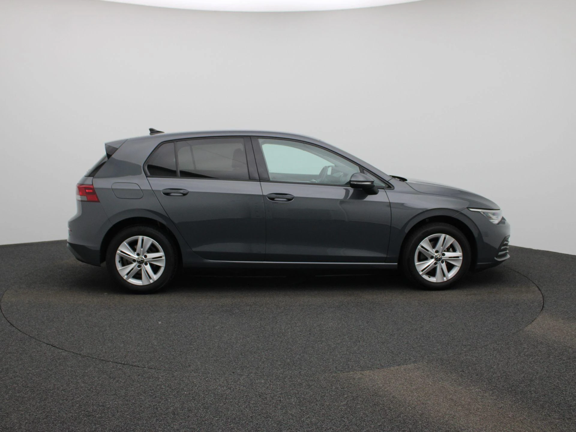 Volkswagen-Golf-image-5