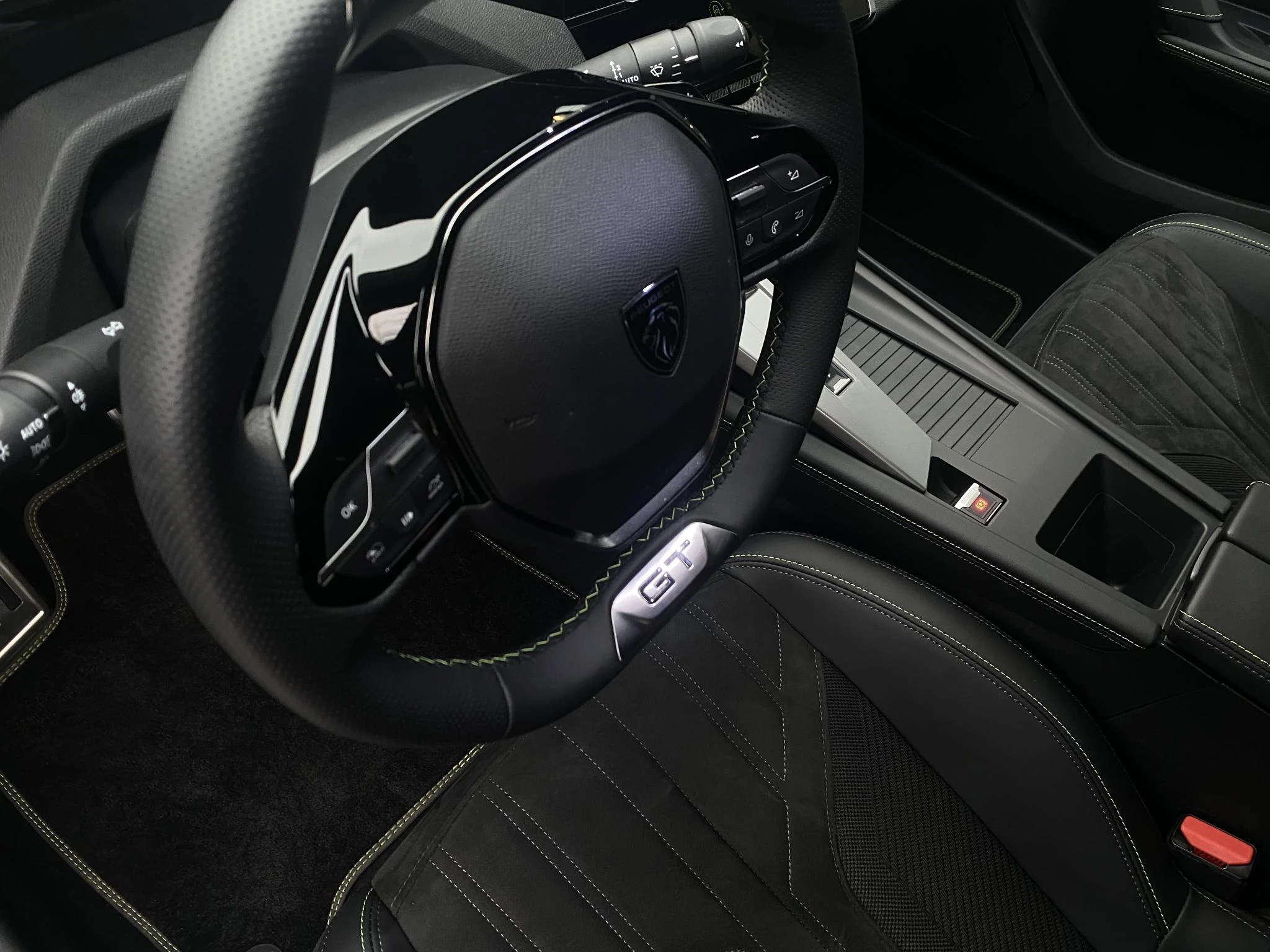 Peugeot-408-image-12