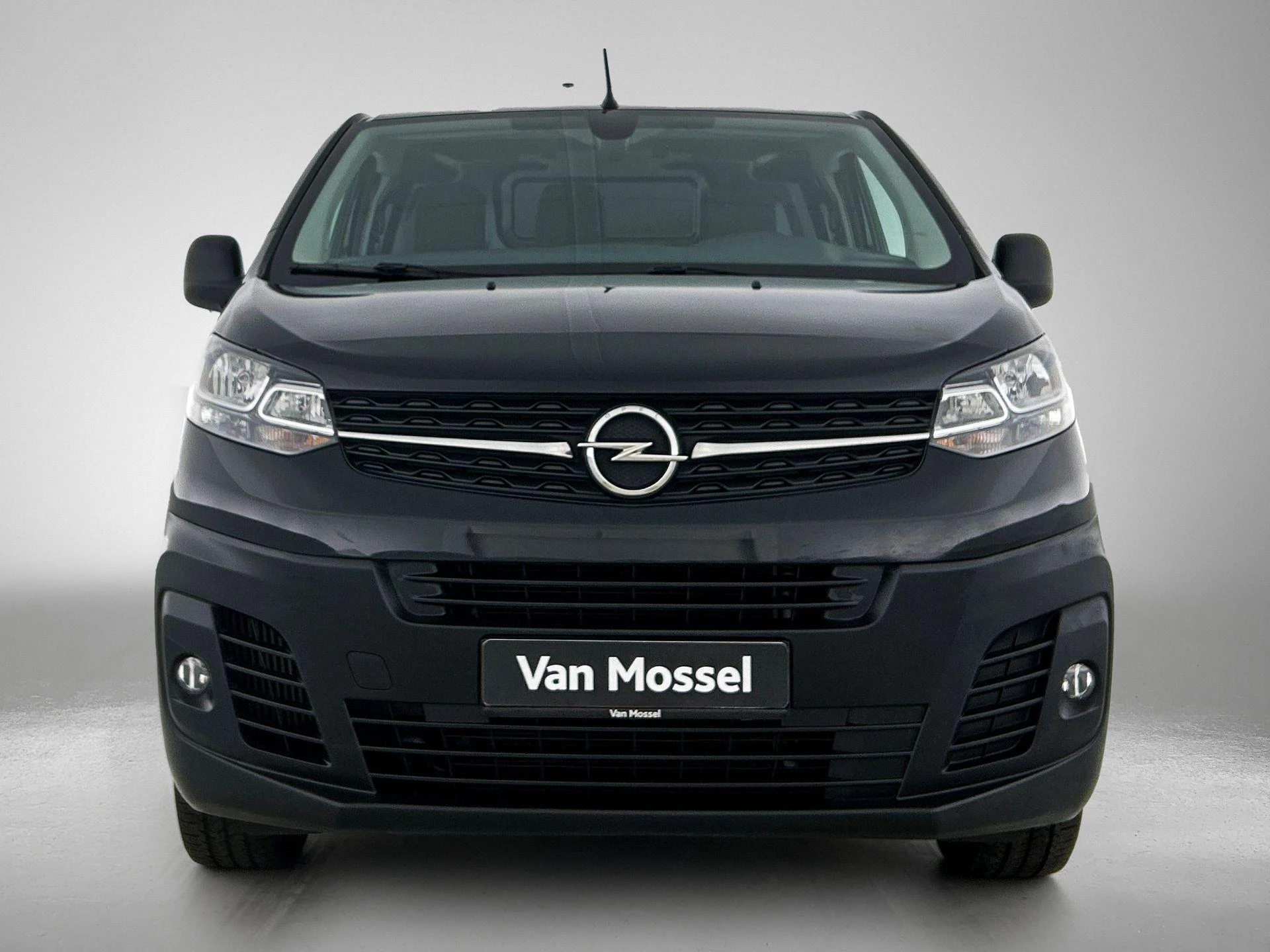 Opel-Vivaro-image-4