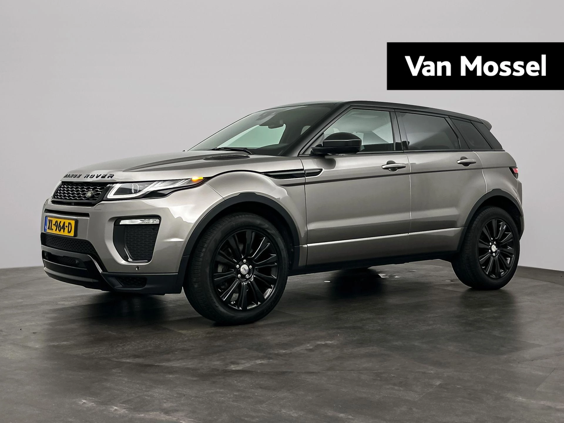 Land Rover-Range Rover Evoque-image-0