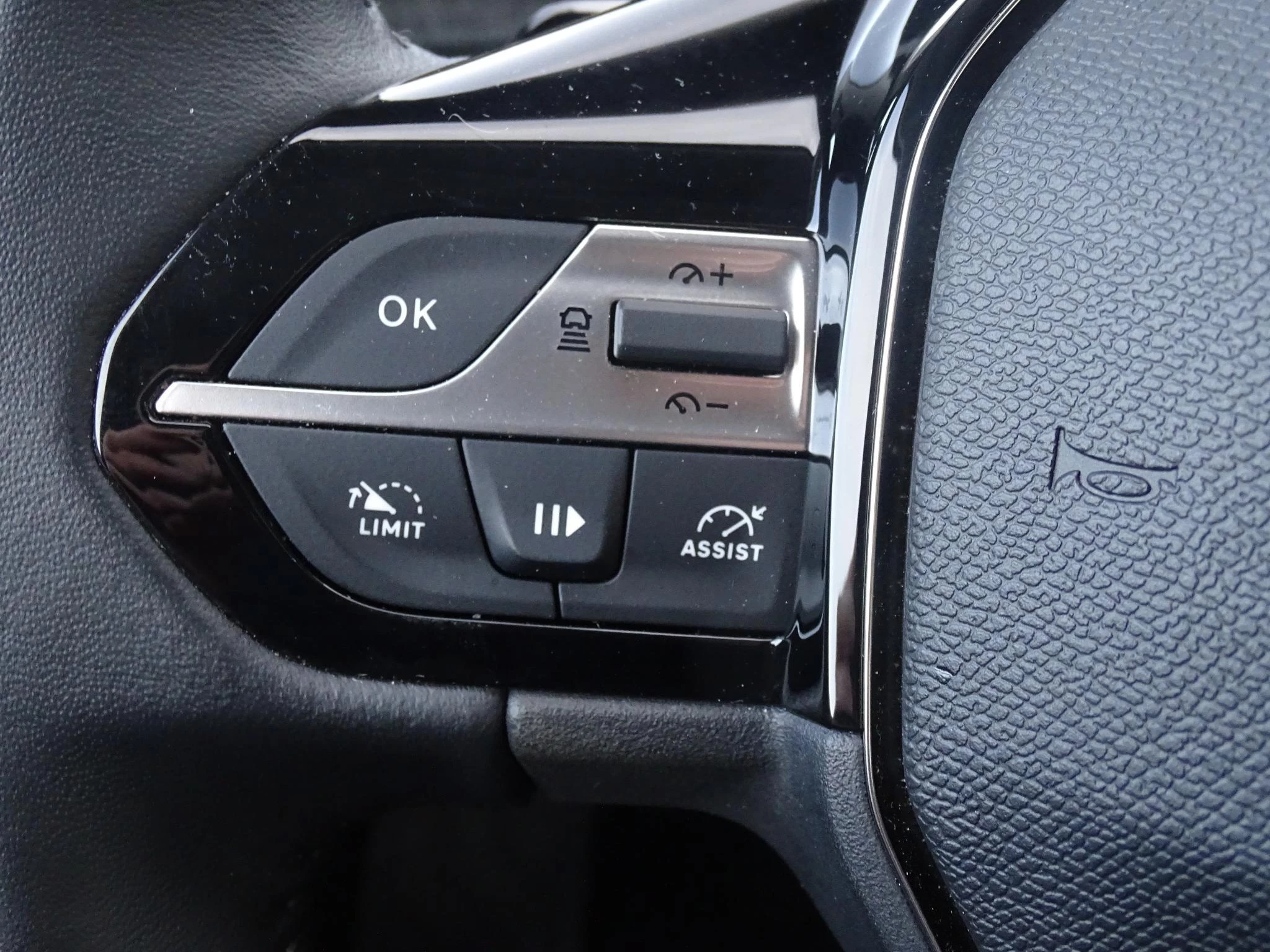 Peugeot 408 1.2T Allure automaat