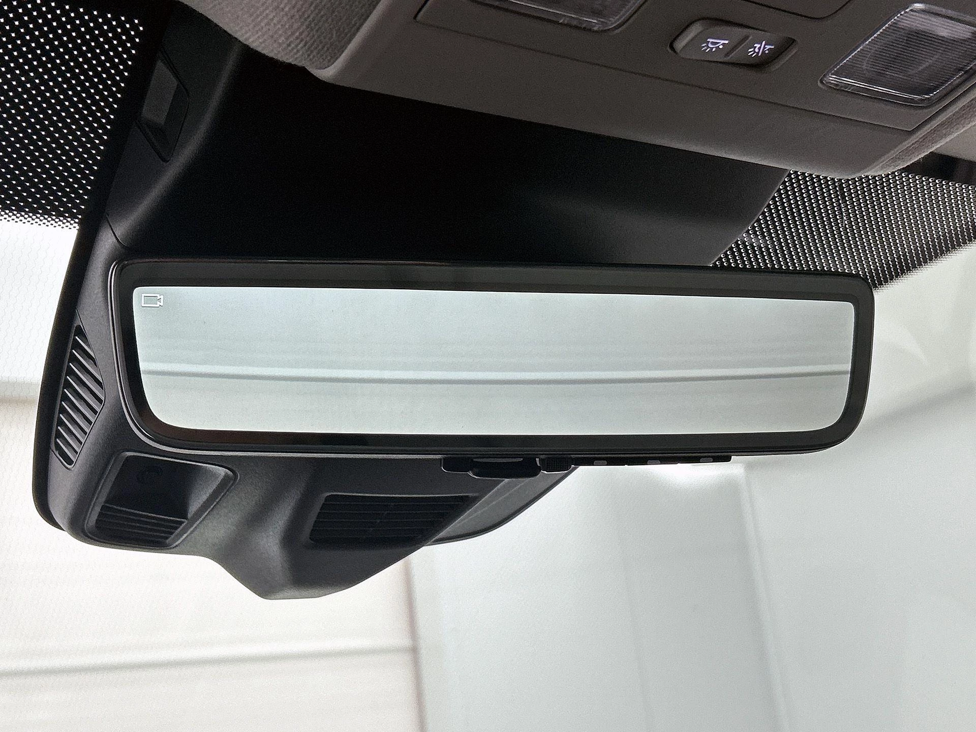 Volkswagen e-Transporter Bulli L2H1 218PK