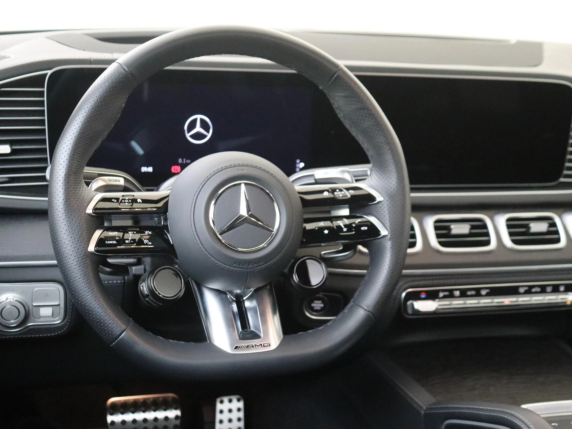 Mercedes-Benz-GLE-image-13