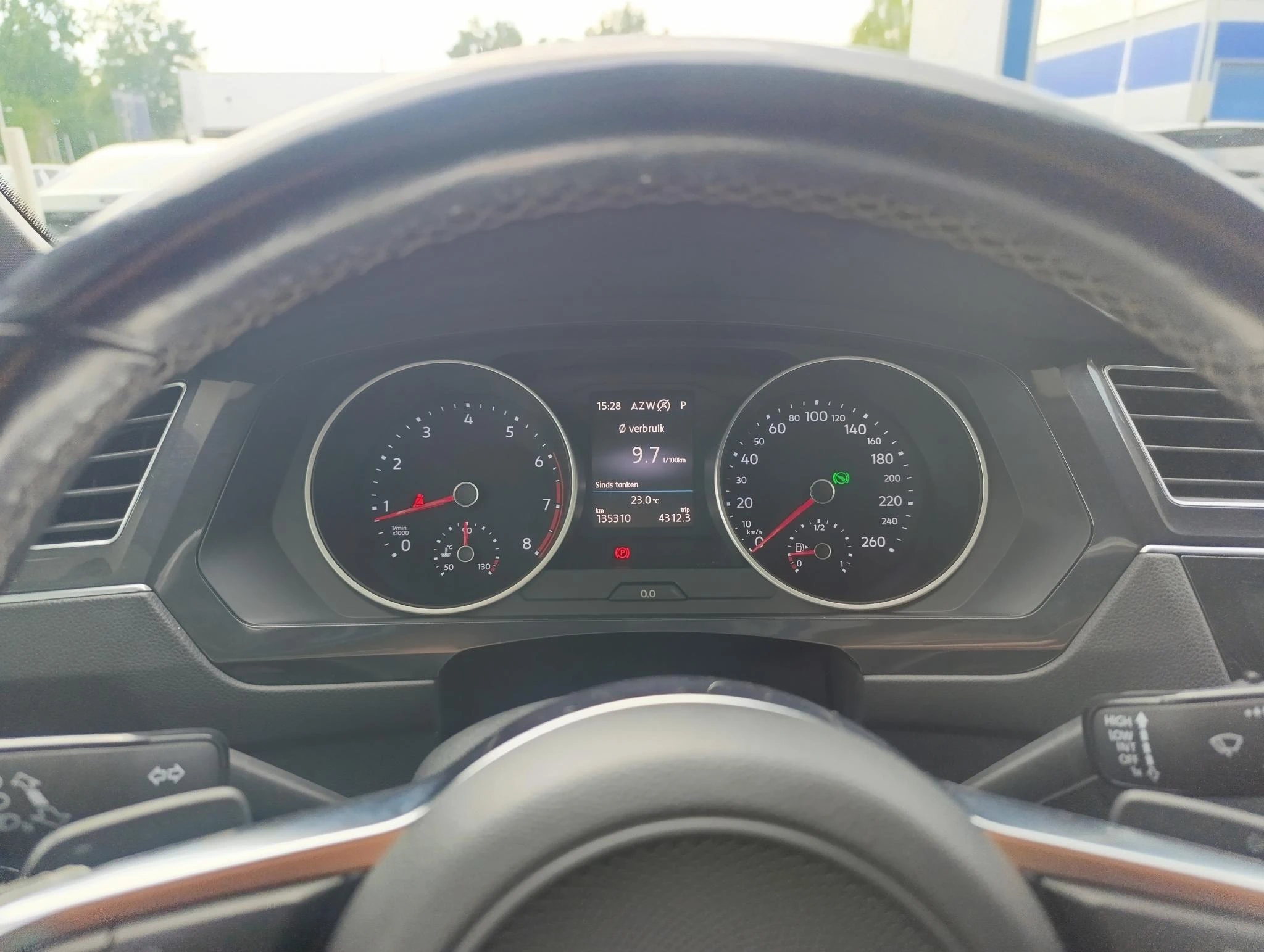 Volkswagen-Tiguan-image-22