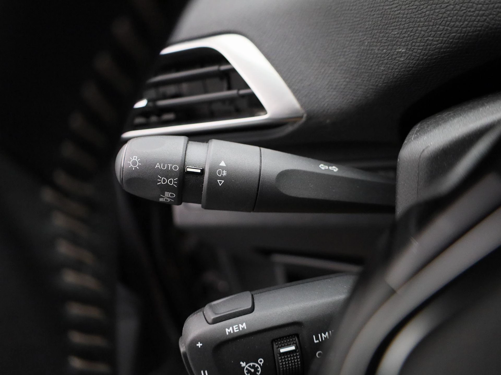 Peugeot-3008-image-20