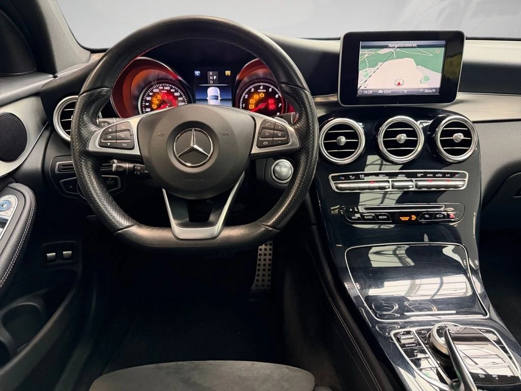 Mercedes-Benz-GLC 250-image-9