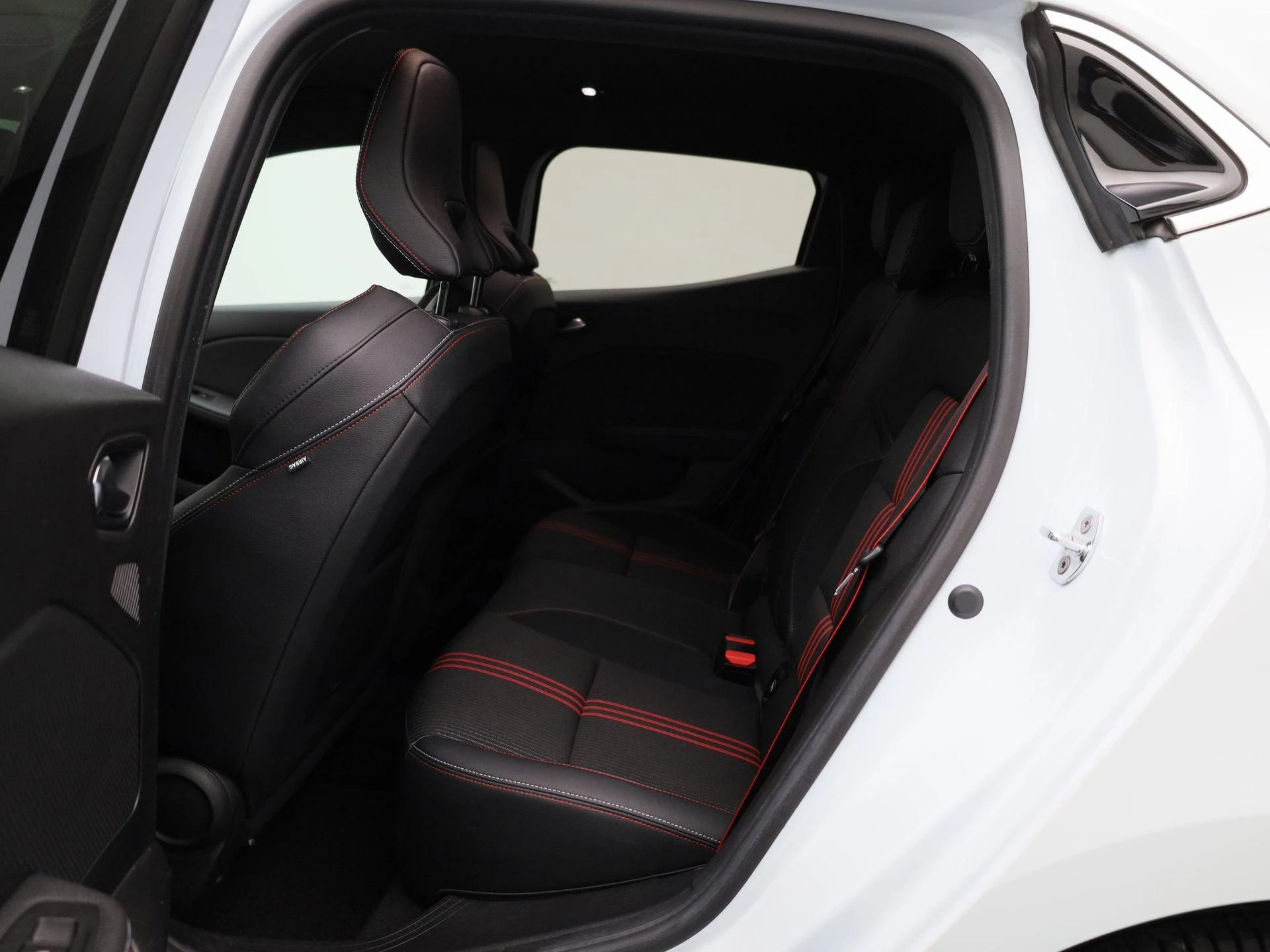 Renault-Clio-image-10