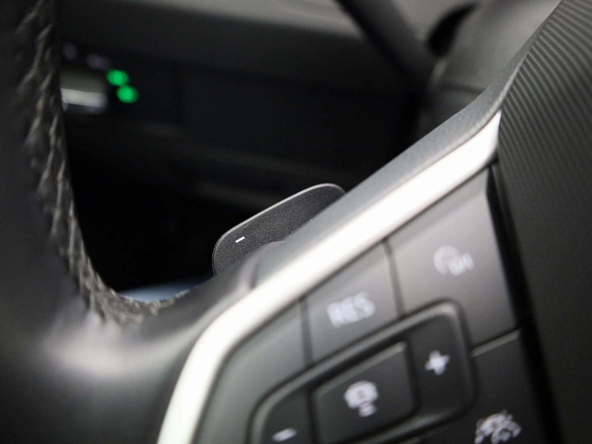 Volkswagen-Passat-image-23