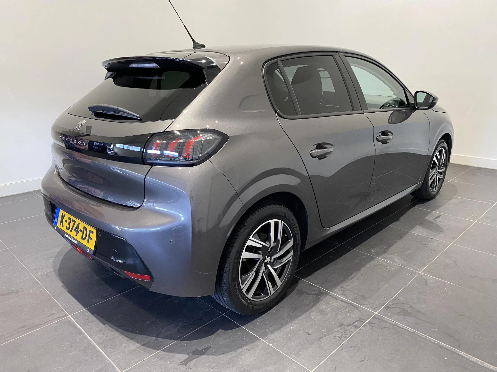 Peugeot-208-image-1