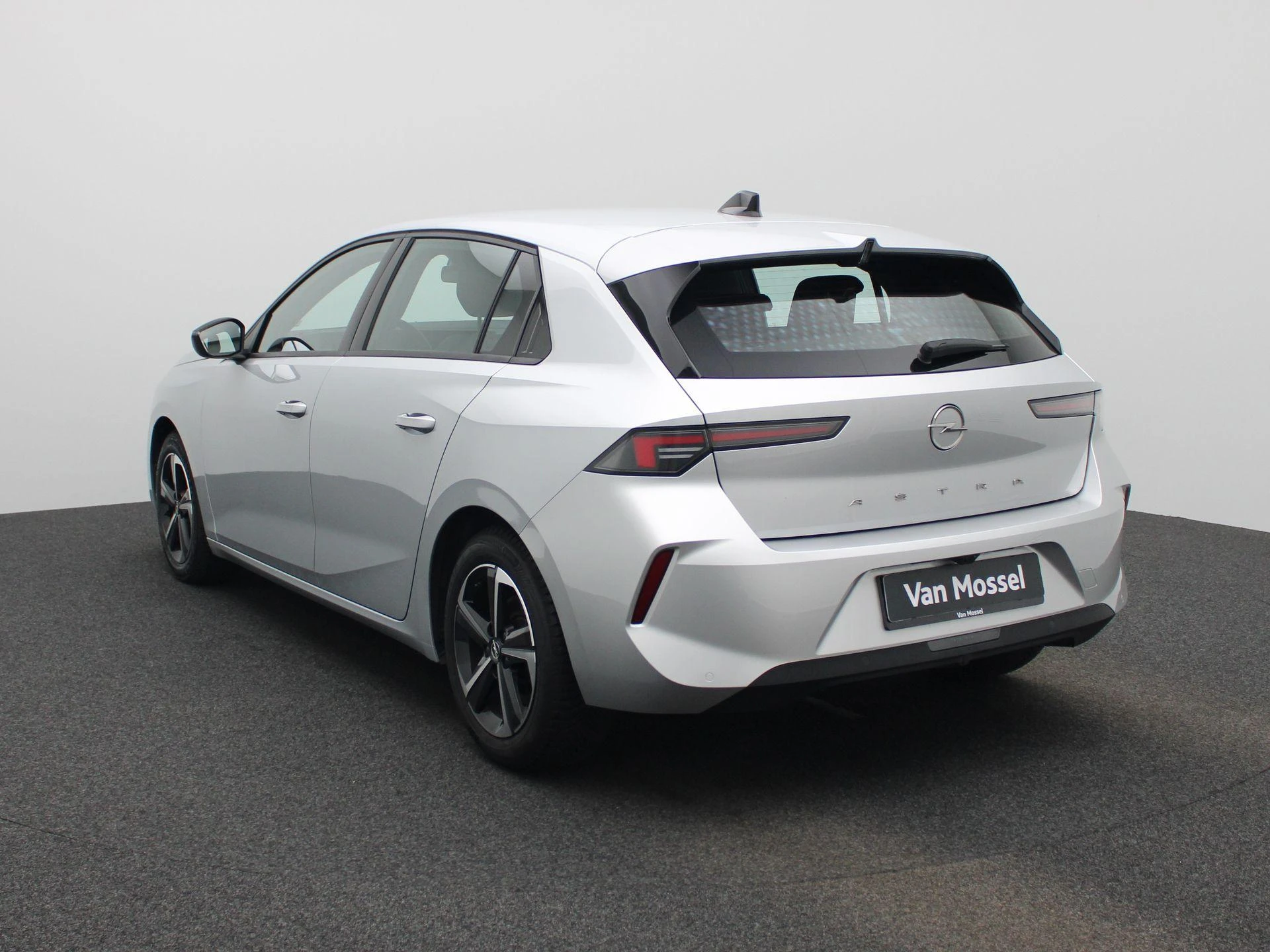 Opel-Astra-image-1