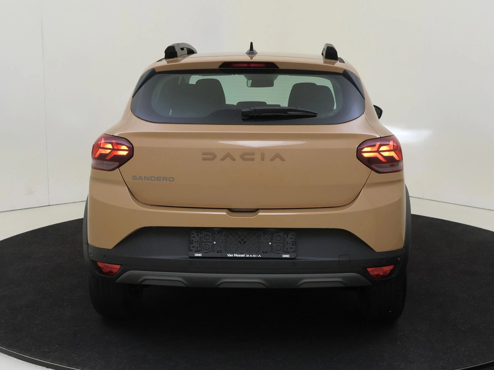 Dacia-Sandero Stepway-image-7