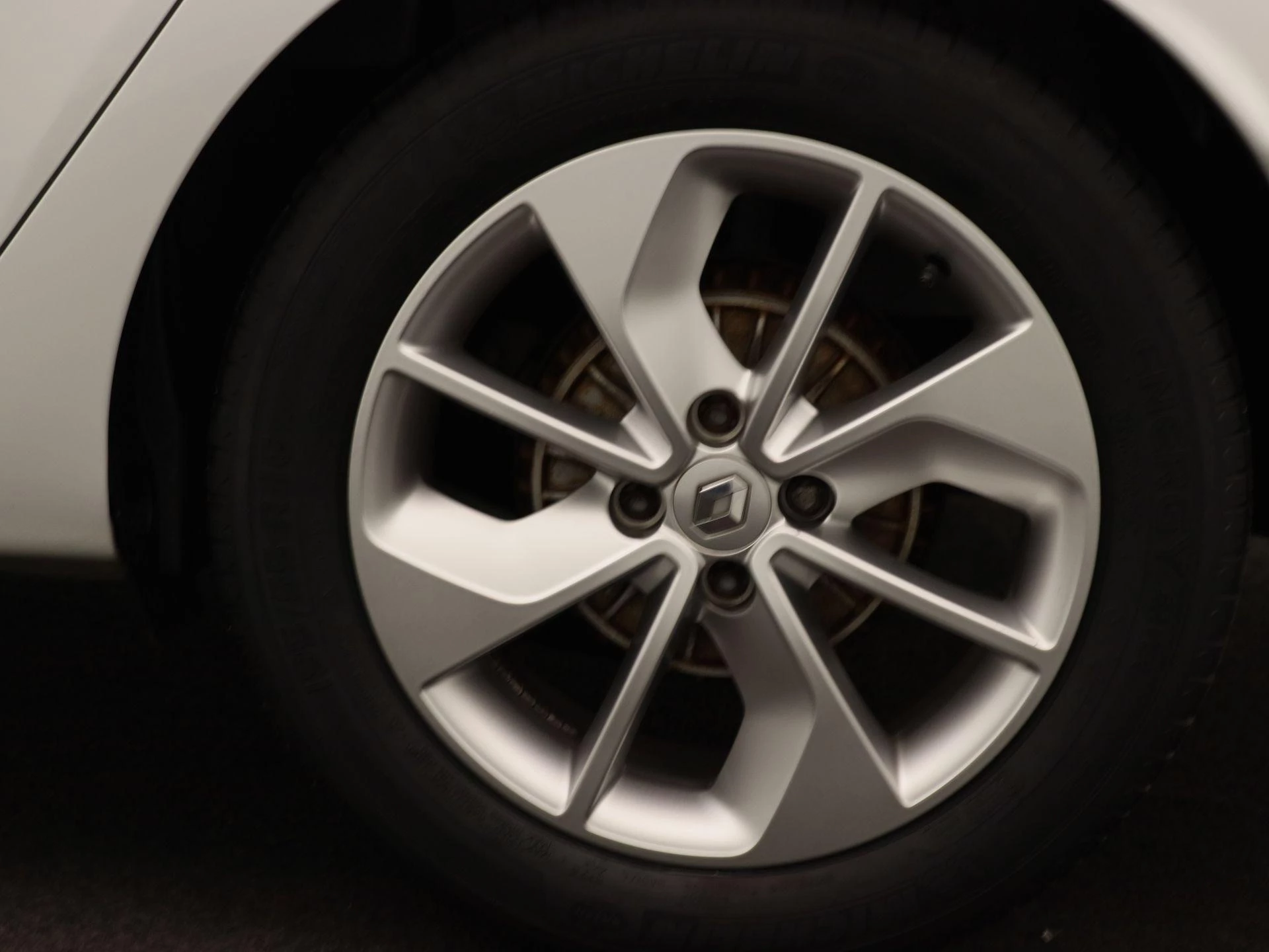 Renault-Clio-image-16