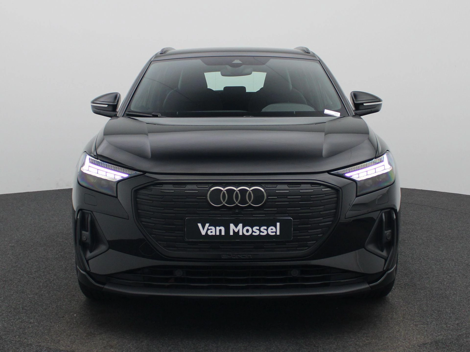 Audi-Q4 e-tron-image-2