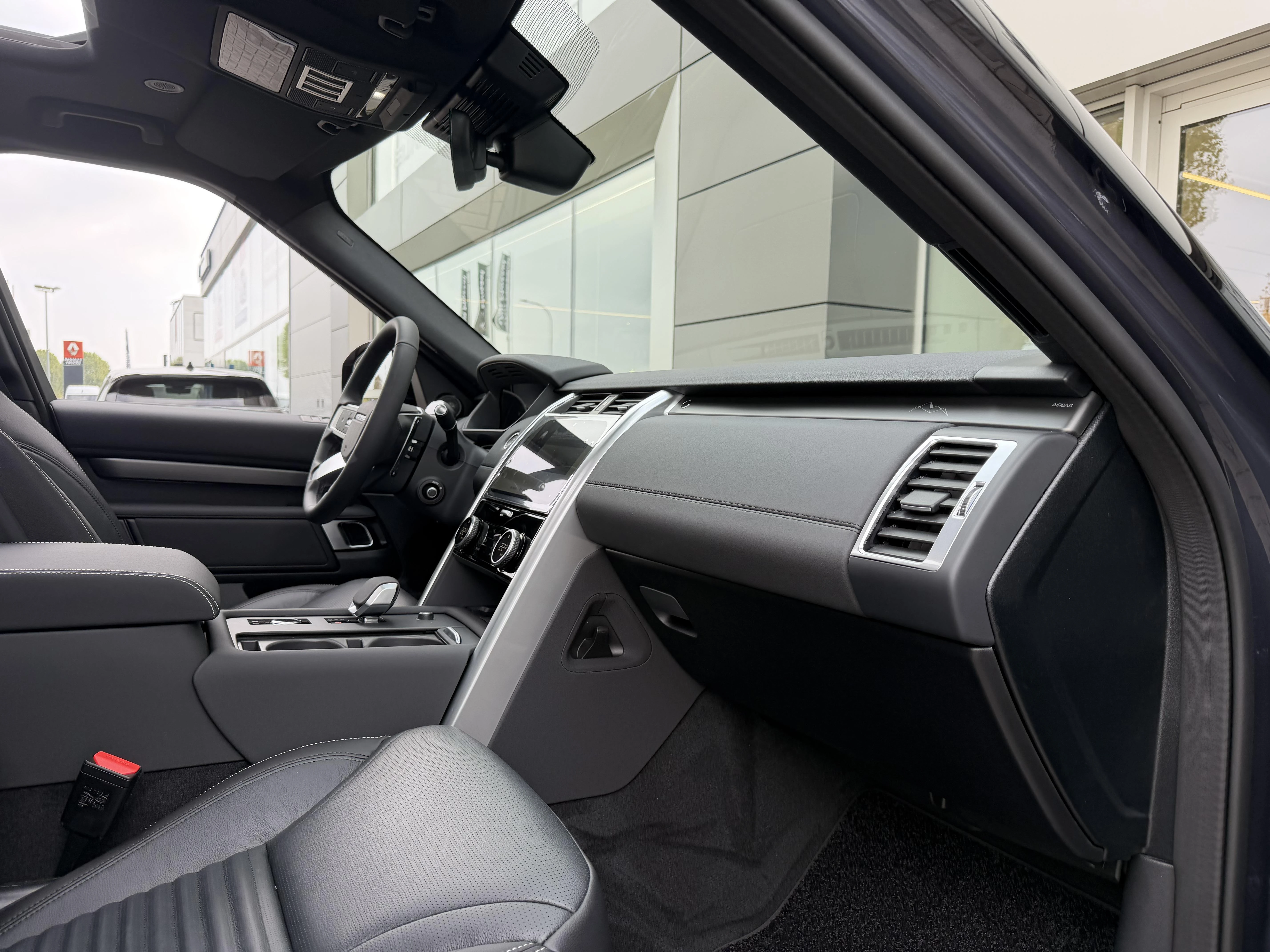 Land Rover-Discovery-image-35