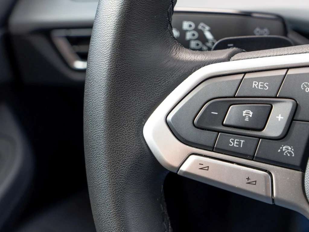 Volkswagen-Golf-image-17