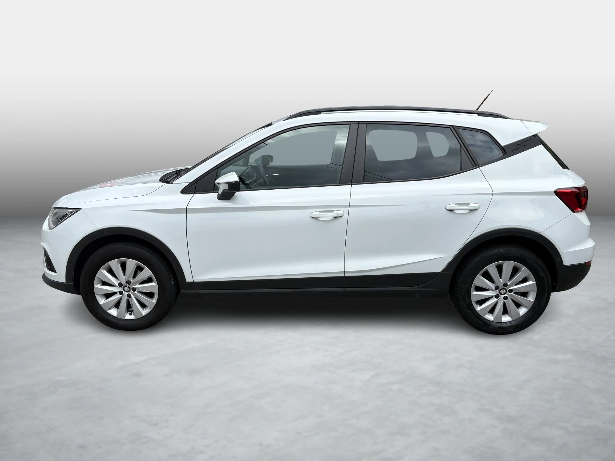 SEAT-Arona-image-1