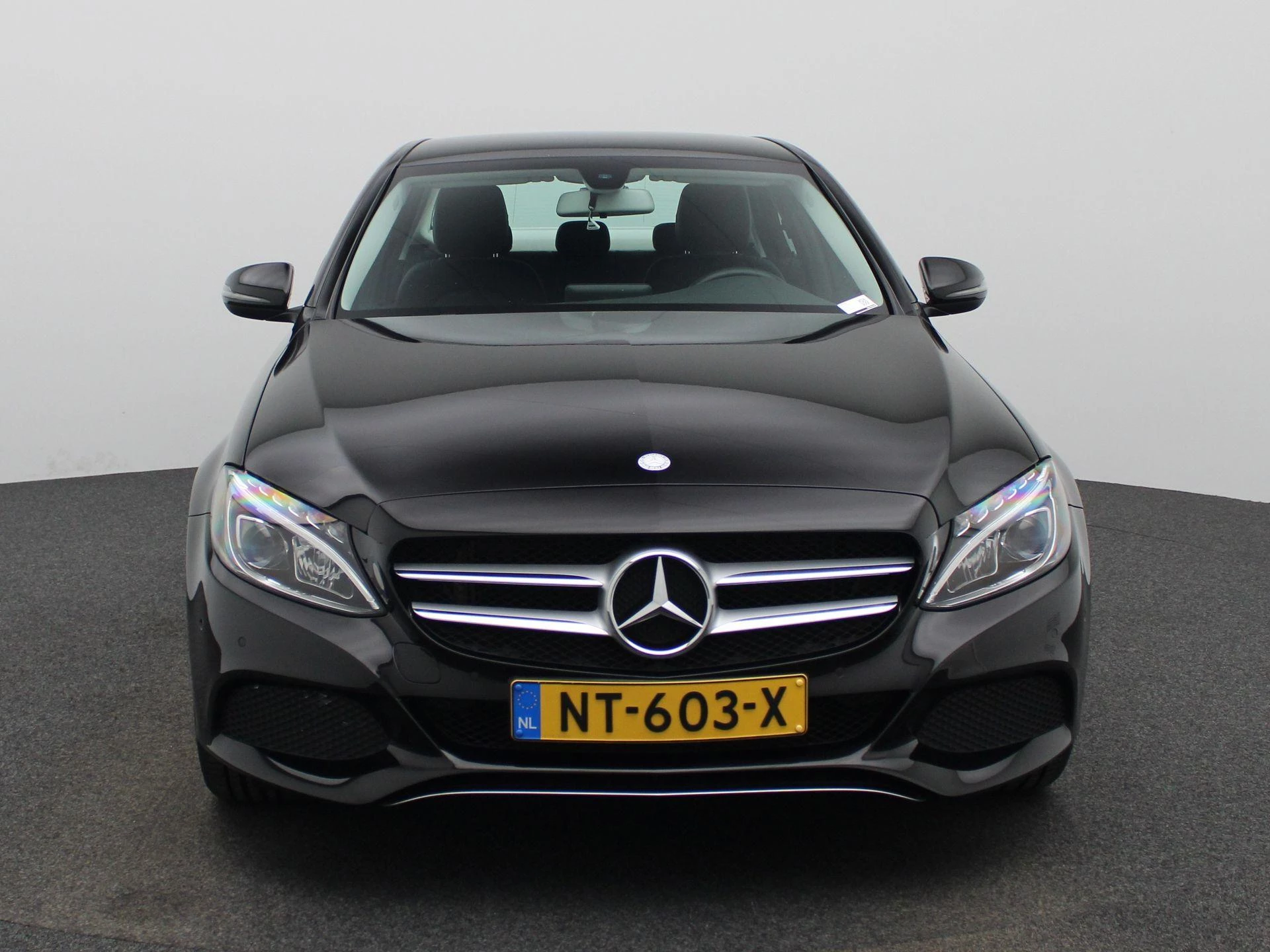 Mercedes-Benz-C-Klasse-image-2