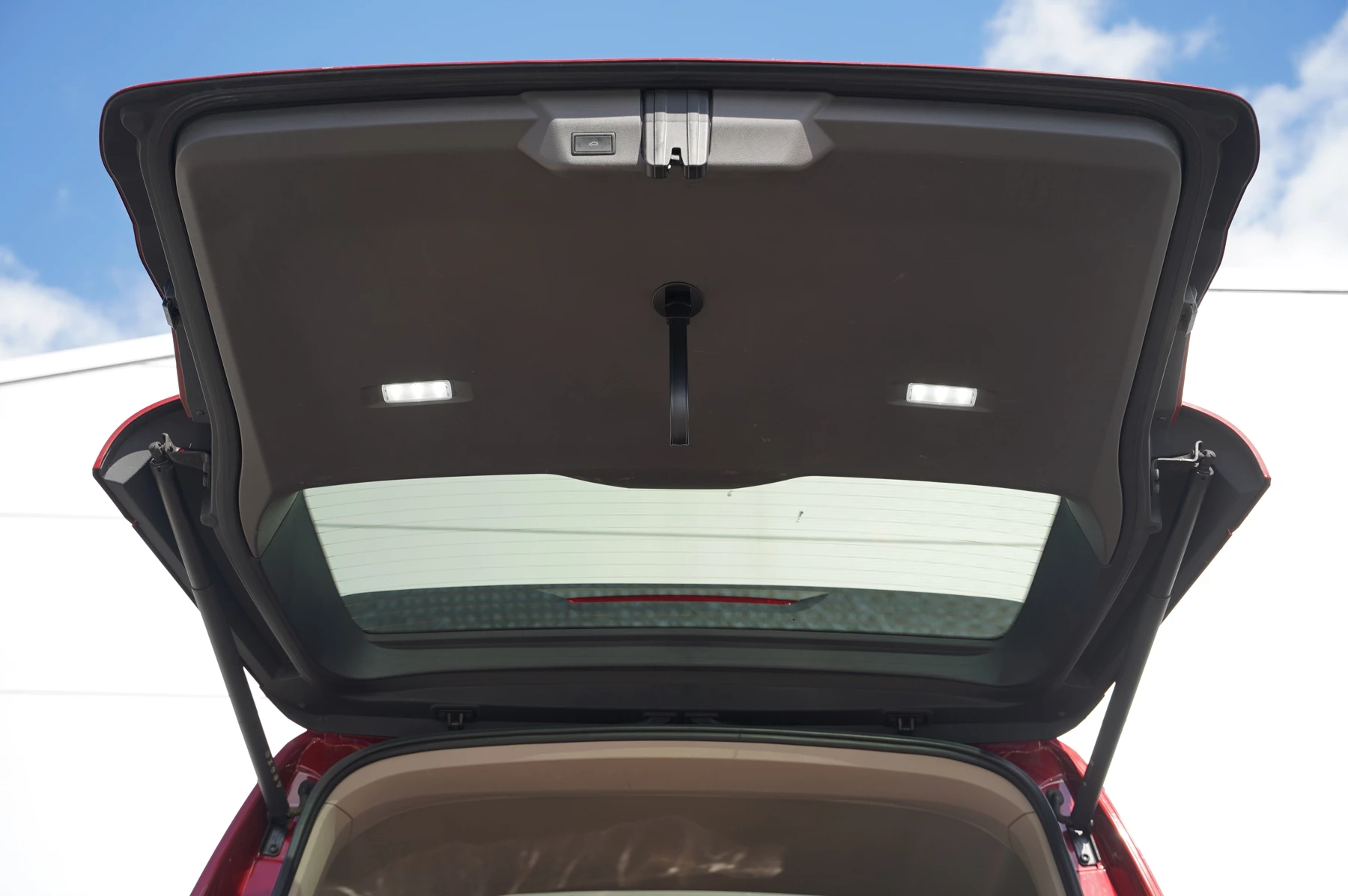 Volkswagen-Multivan-image-27