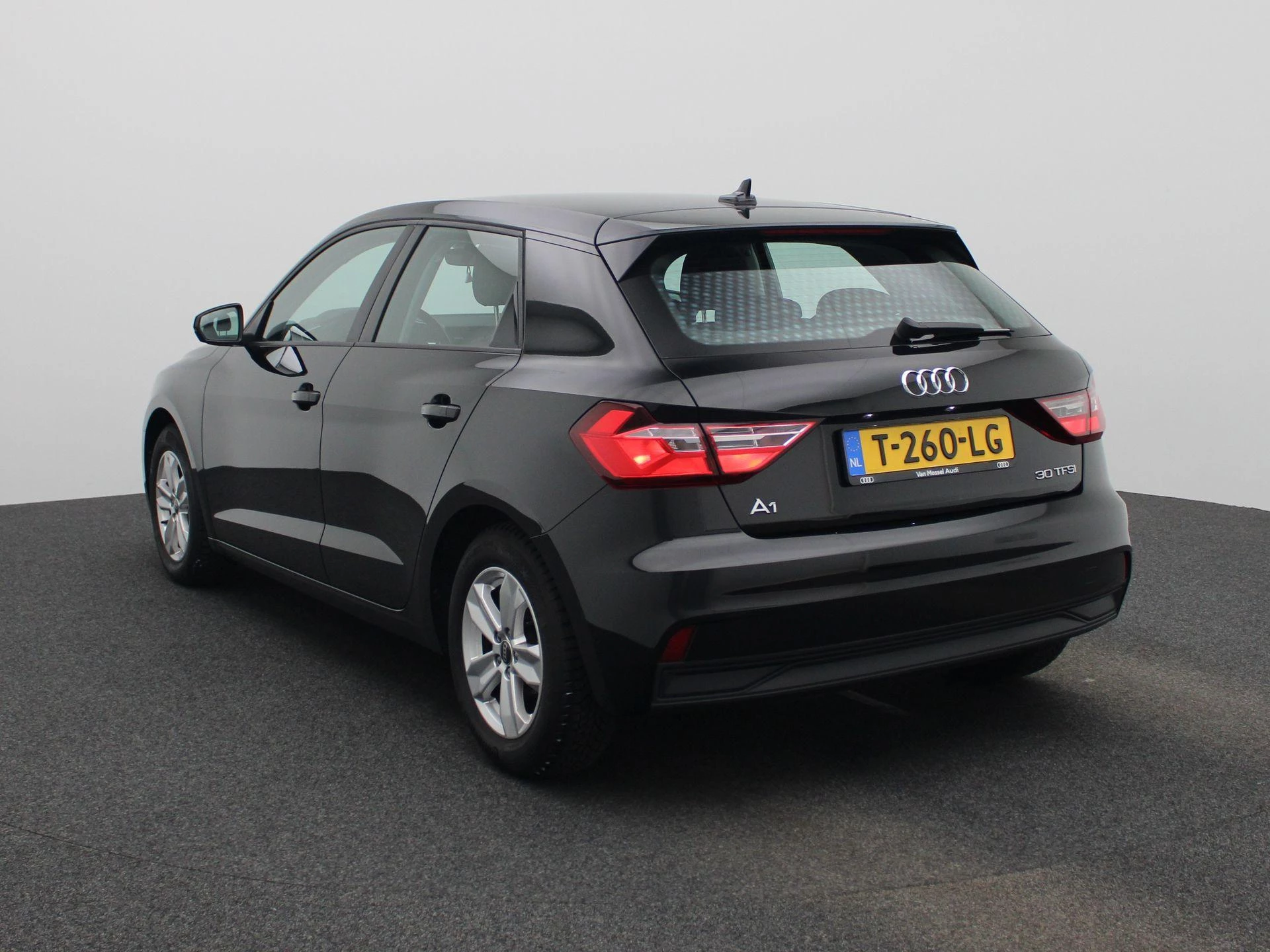 Audi-A1 Sportback-image-1