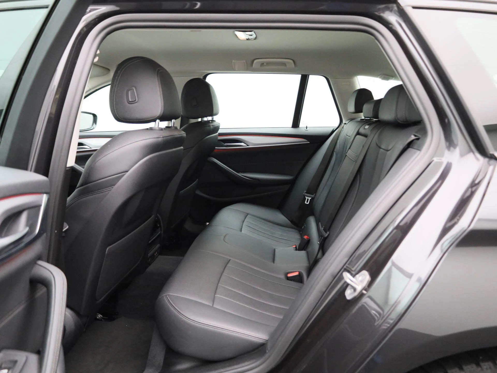 BMW-5 Serie-image-9