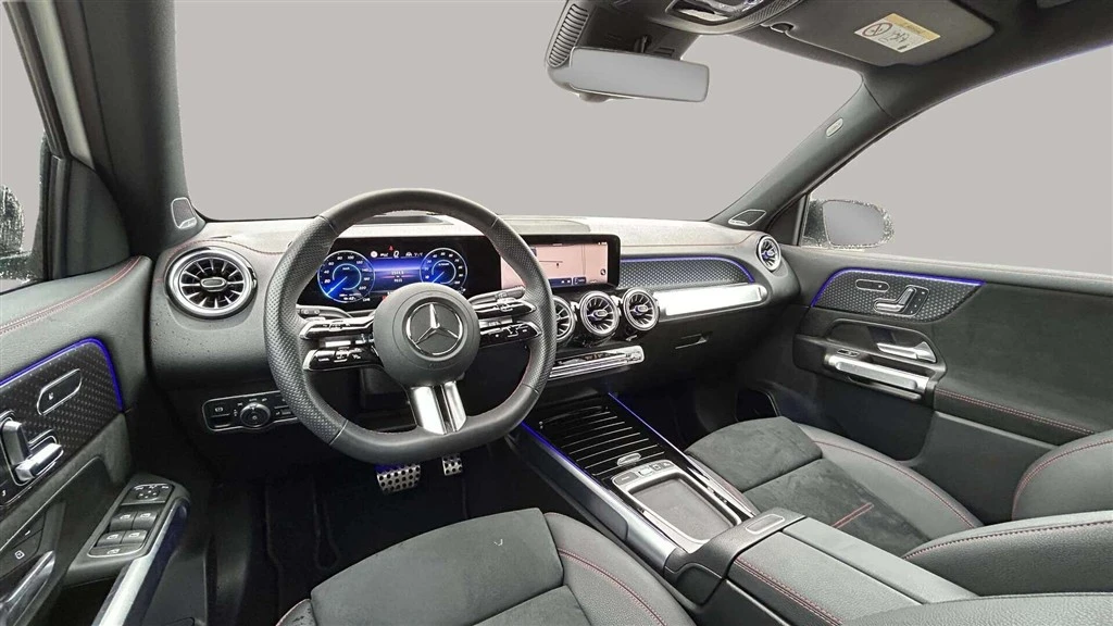 Mercedes-Benz-EQB-image-11