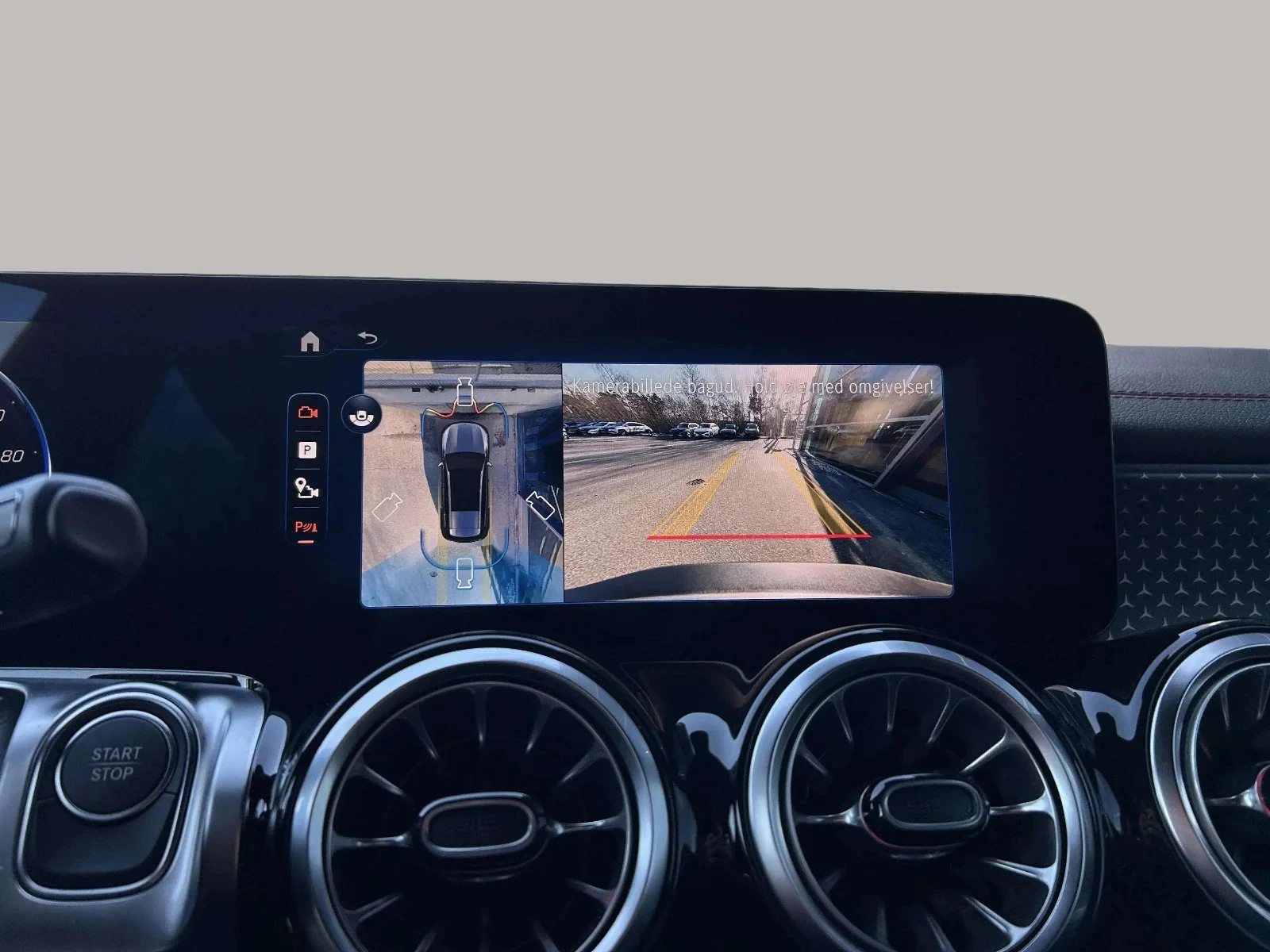 Mercedes-Benz-EQB-image-17