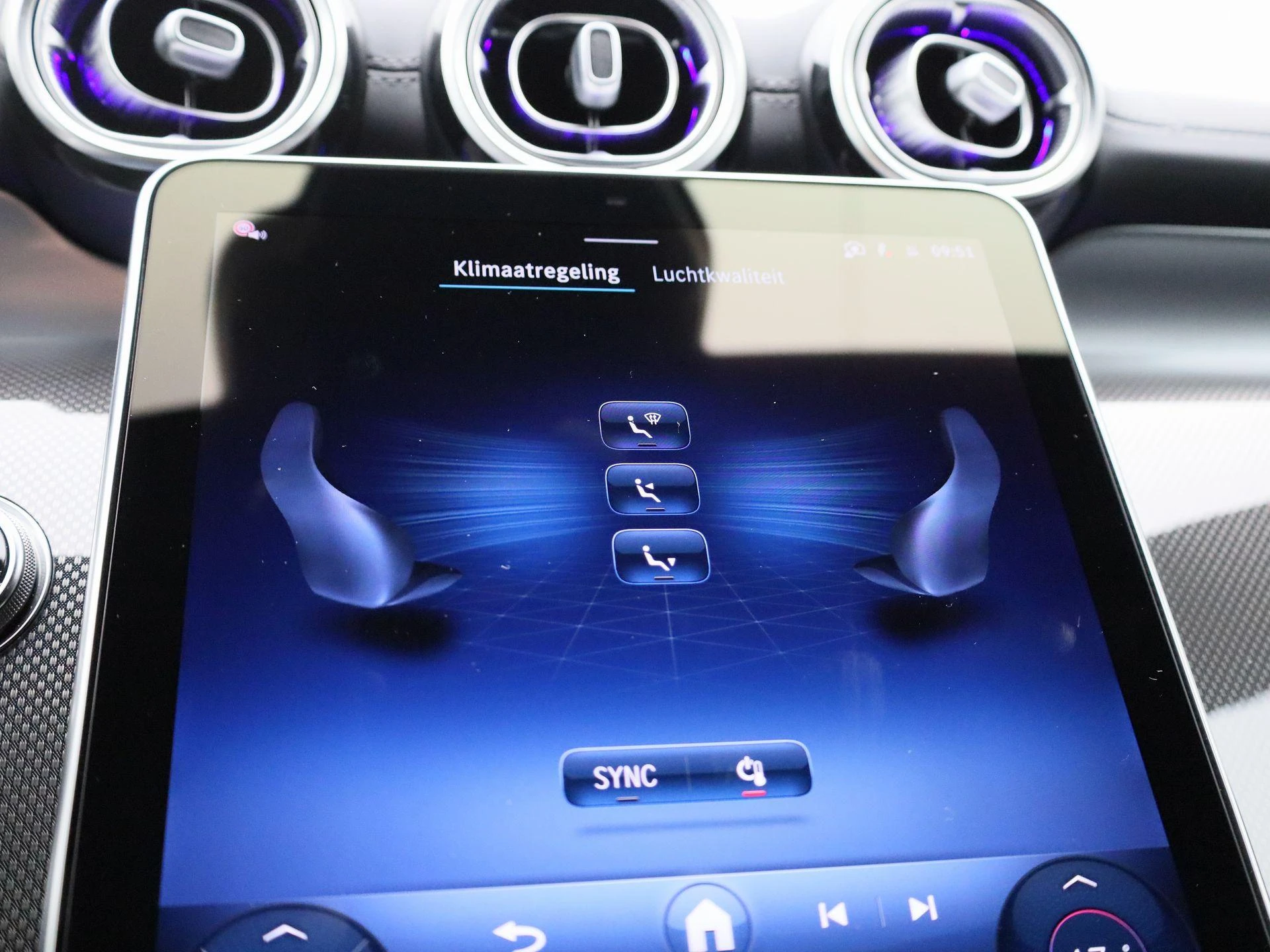 Mercedes-Benz-GLC-image-18