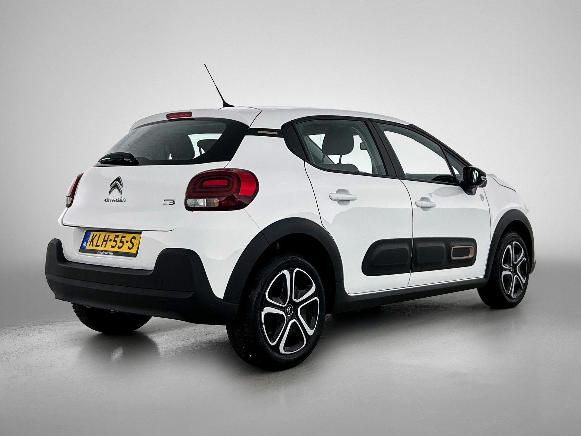 Volkswagen-Polo-image-3
