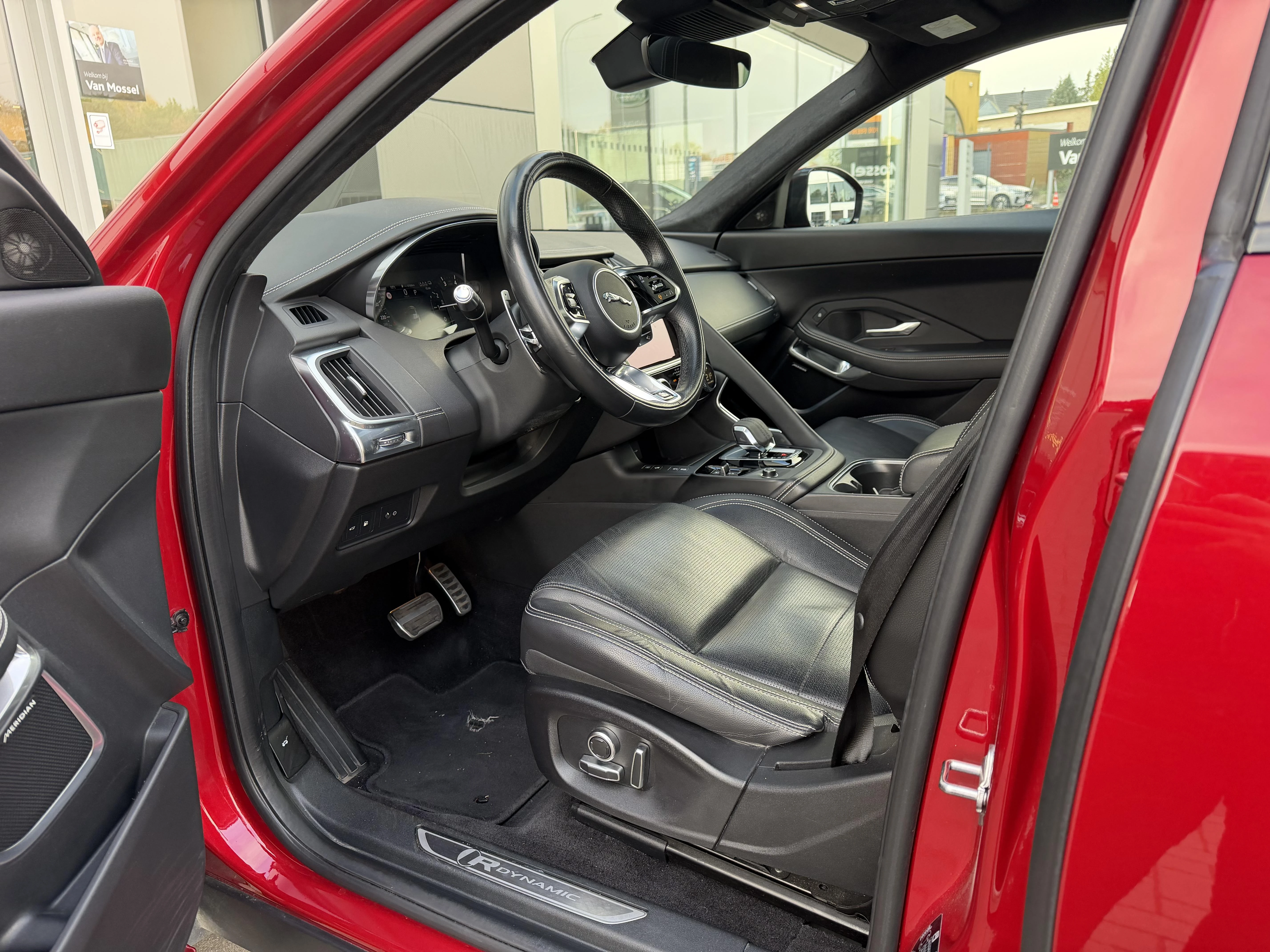 Jaguar-E-PACE-image-22