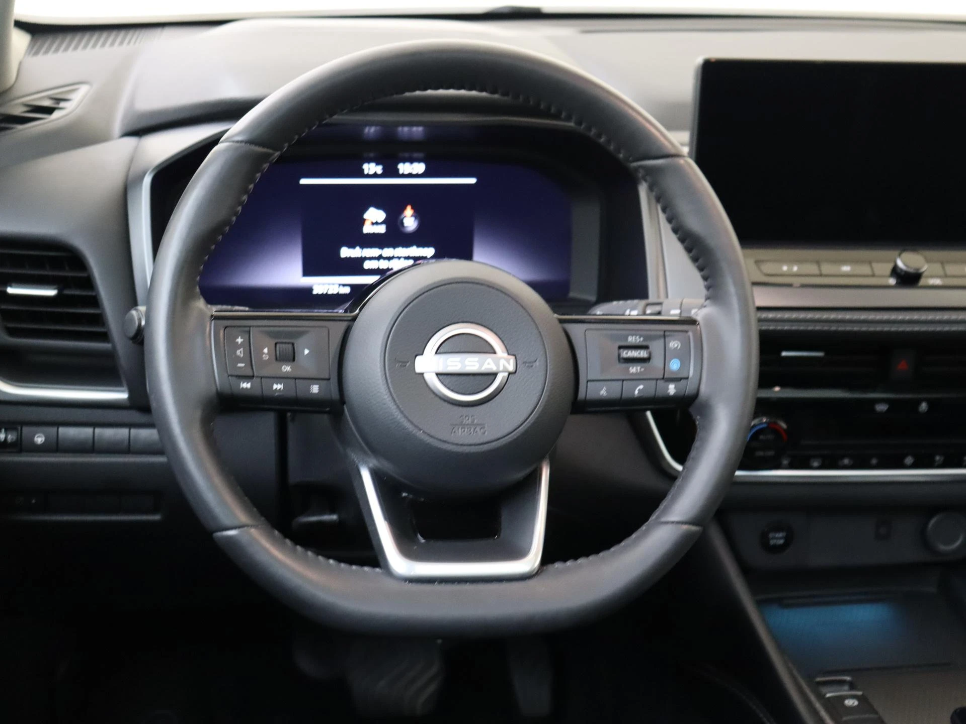 Nissan-QASHQAI-image-9