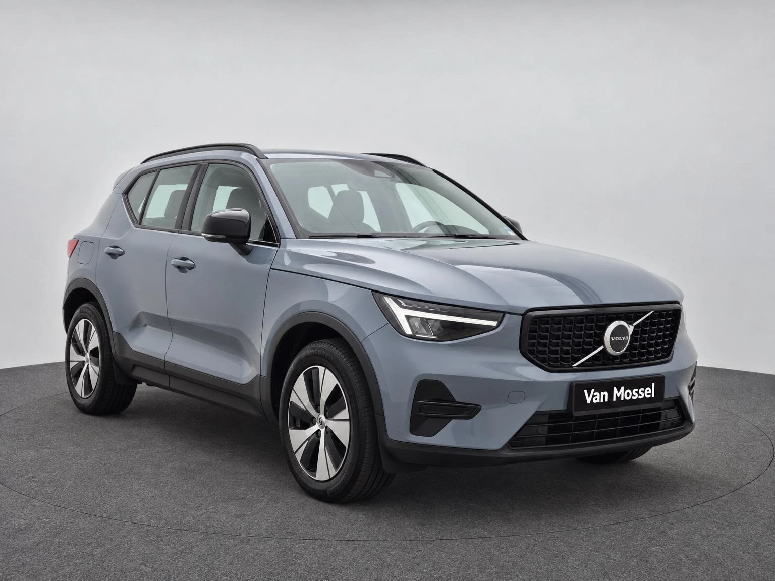 Volvo-XC40-image-3