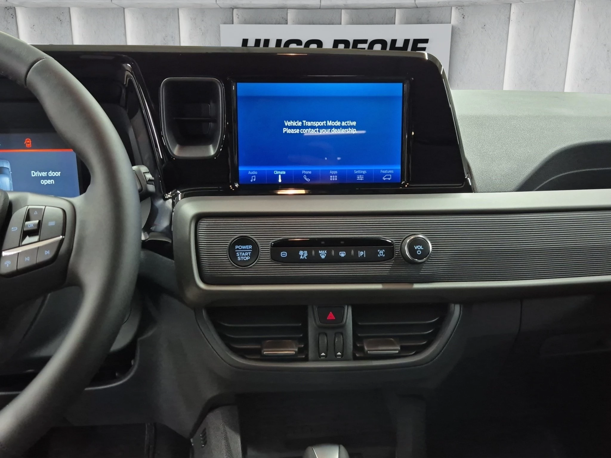 Ford Tourneo Courier Titanium 1.0 EcoBoost 92 kW Auto Kompaktvan. 5-türig