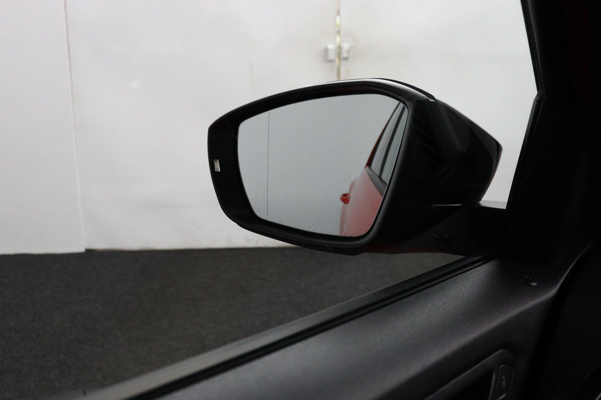 Volkswagen-T-Roc-image-54
