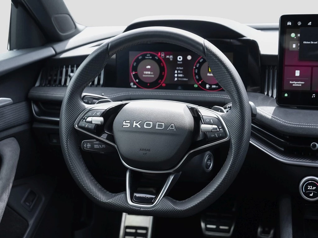 Škoda Superb Combi 2.0 TDI DSG Sportline AHK/Navi/RFK