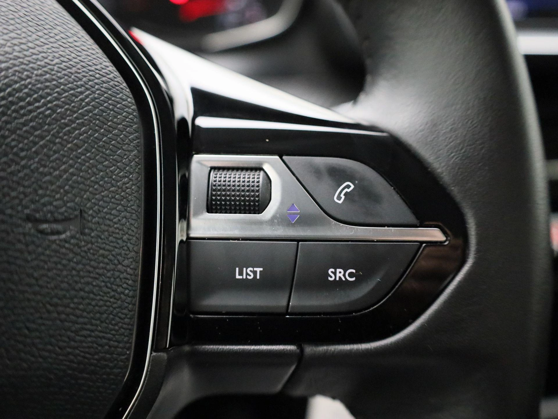 Peugeot-208-image-14