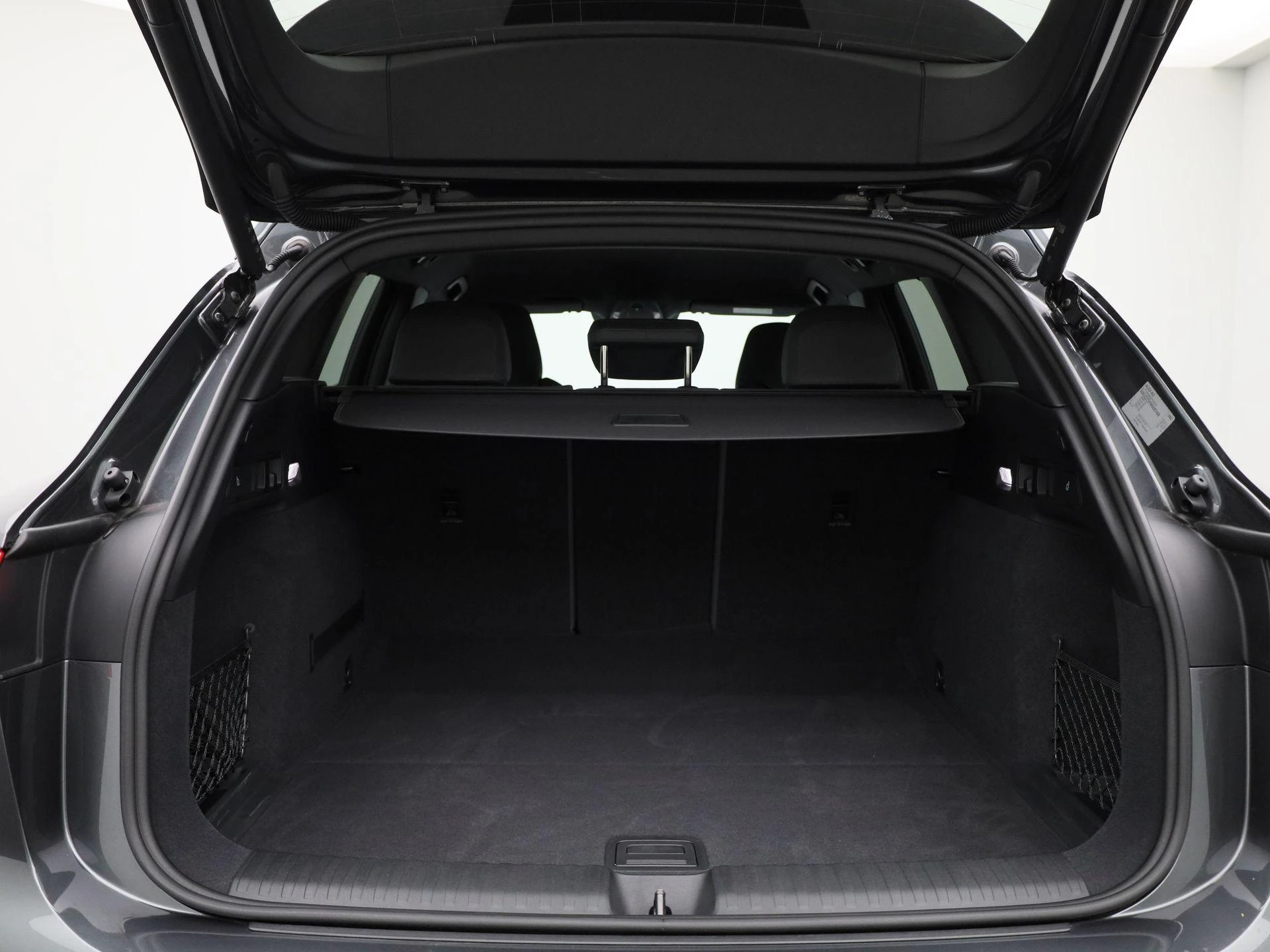 Audi-Q6 e-tron-image-12