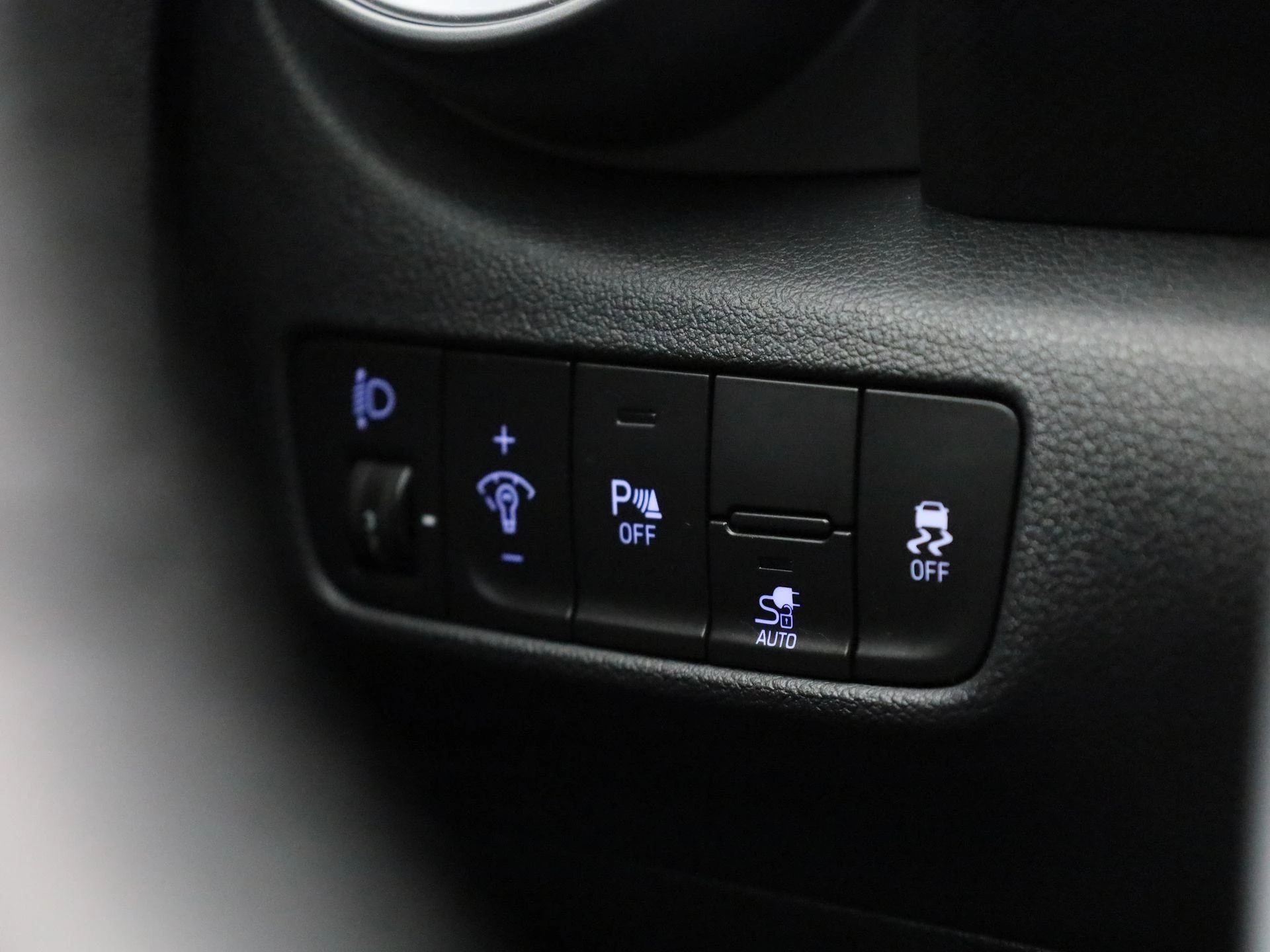 Hyundai-Kona-image-29