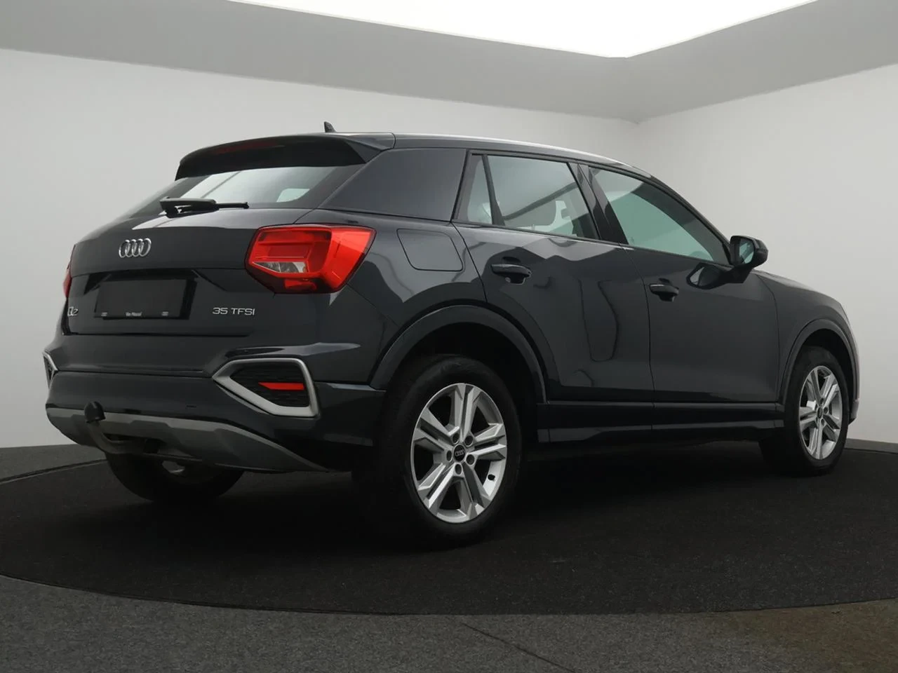 Audi Q2 Audi Q2 Business Edition Advanced 35TFSI 150PK *AUTOMAAT*LEDER*TREKHAAK*CRUISE*PDC*CAMERA*NAVI*VIRTUAL COCKPIT*...*