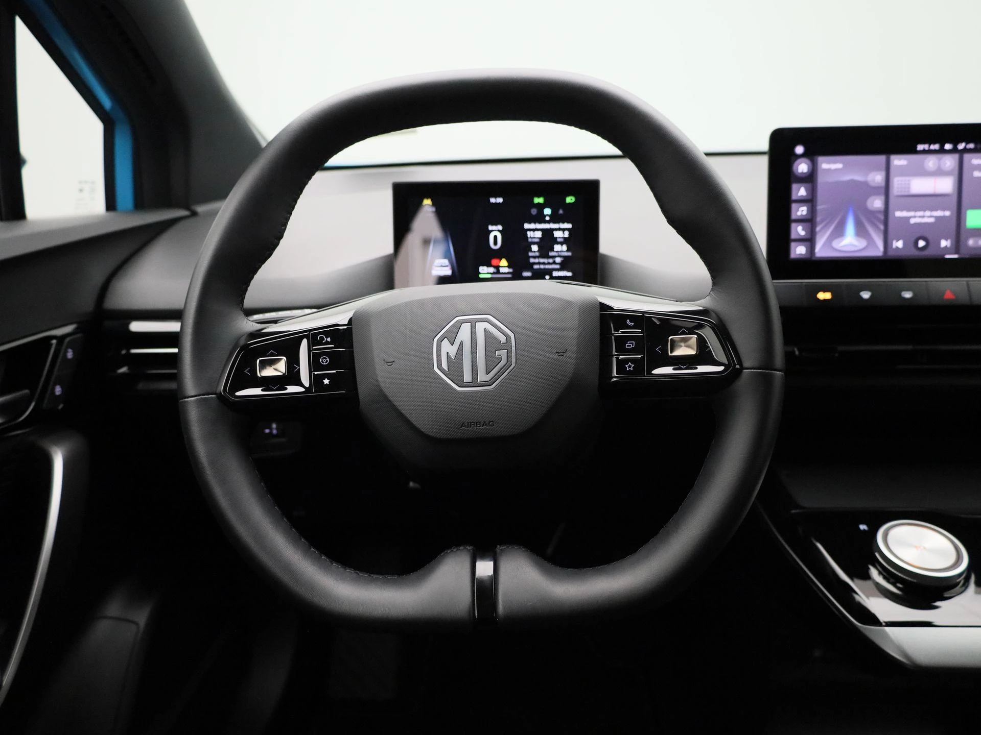 MG MG4 64 kWh Luxury