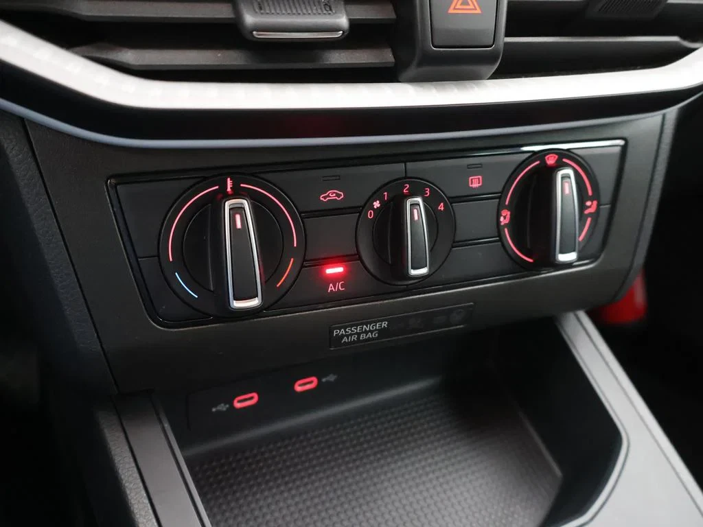 SEAT-Ibiza-image-18