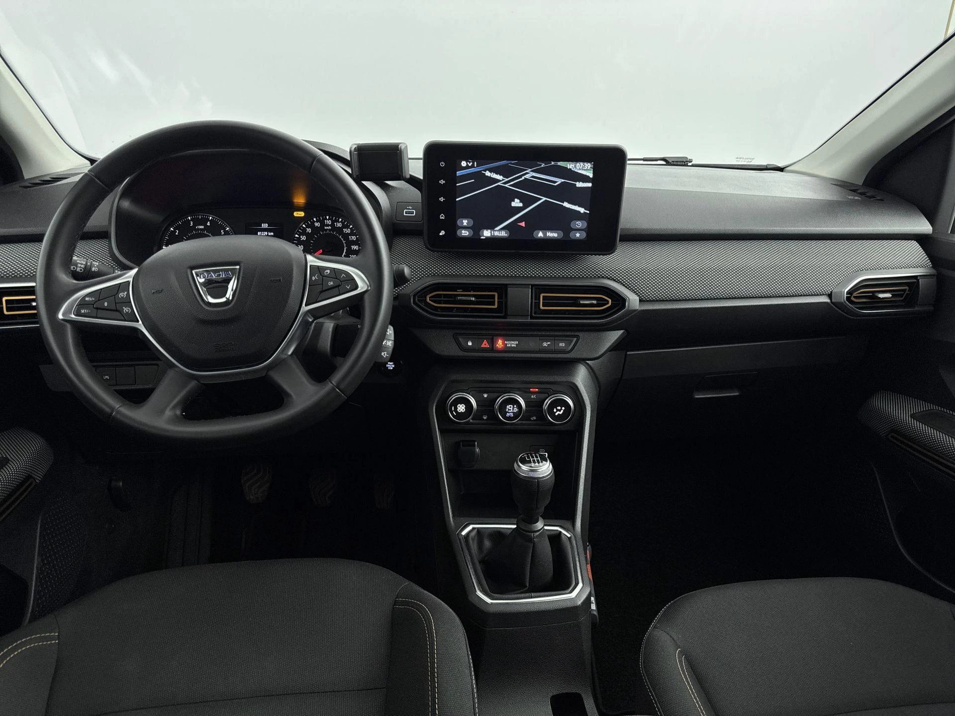 Dacia-Sandero Stepway-image-18