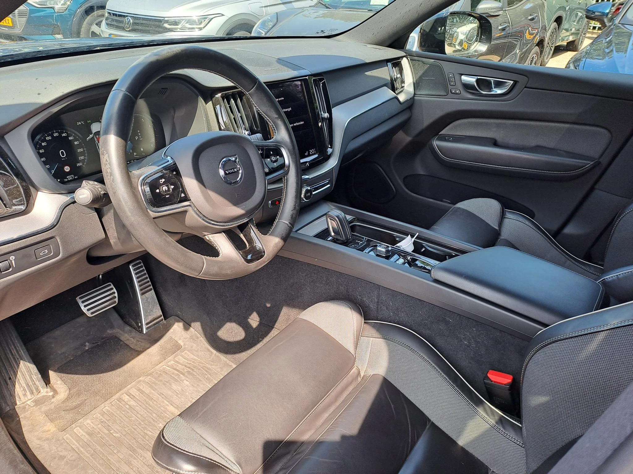 Volvo XC60 2.0 B5 R-Design