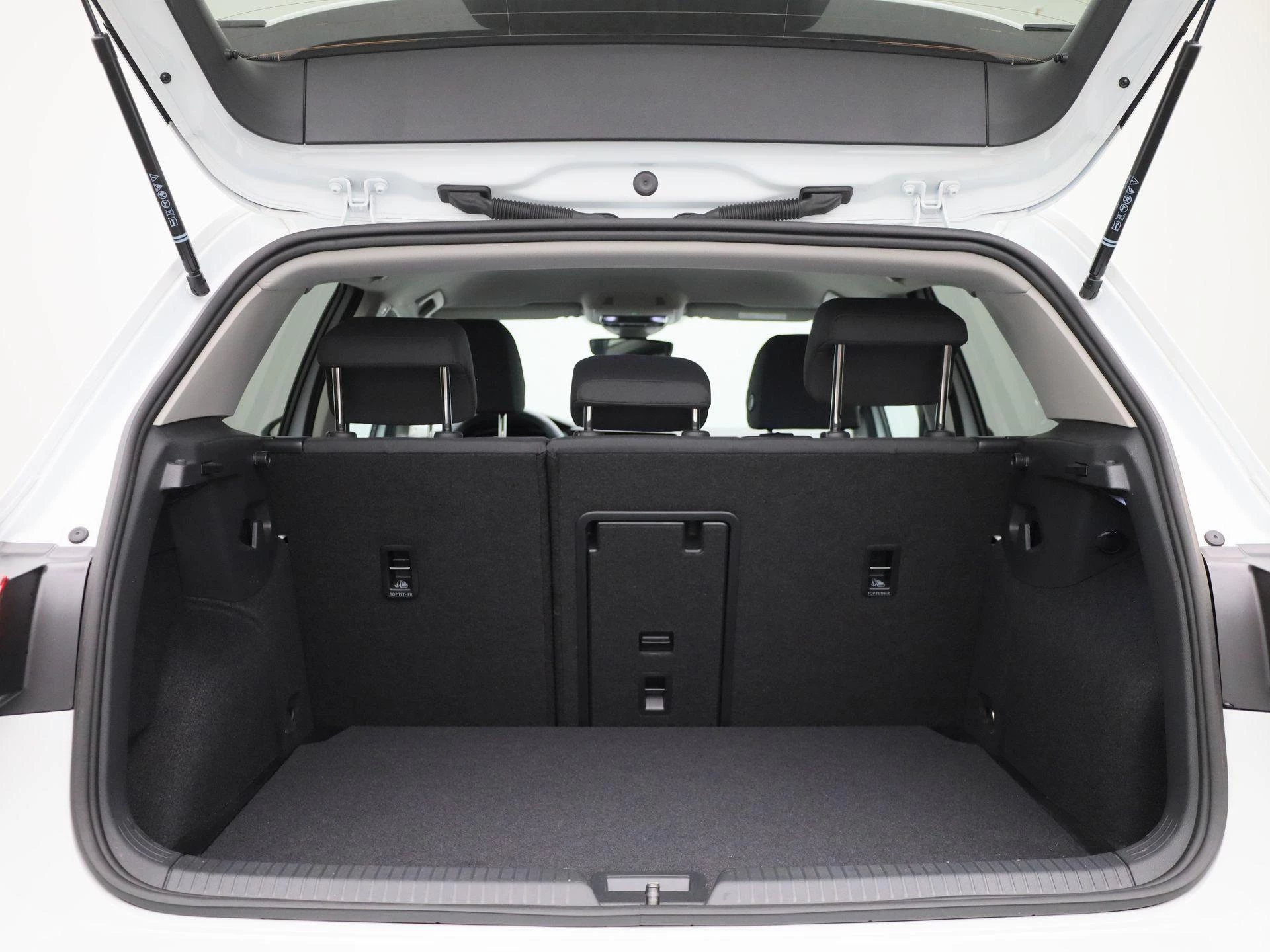 Volkswagen-Golf-image-13